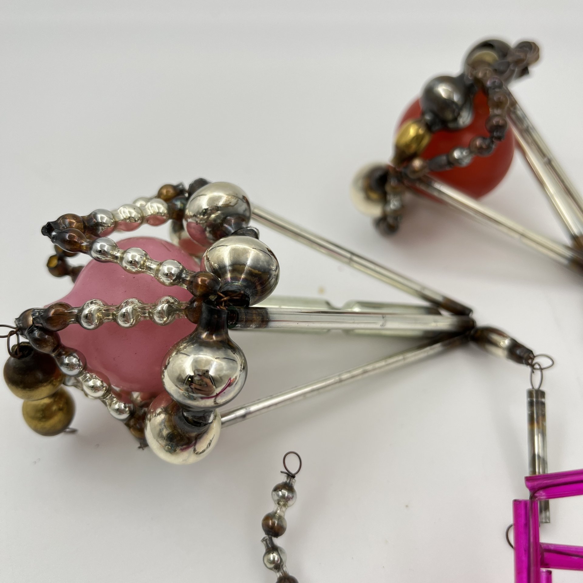 Набор елочных игрушек в виде спутников и насекомых, стекло, краска, металл, Завод «Лаборприбор», СССР, 1940-1960 гг.