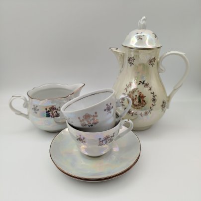 Набор кофейный "Мадонна" в подборе (2 кофейные пары, кофейник и молочник), фарфор, деколь, люстр, золочение, Kahla, ГДР, 1960-1990 гг.