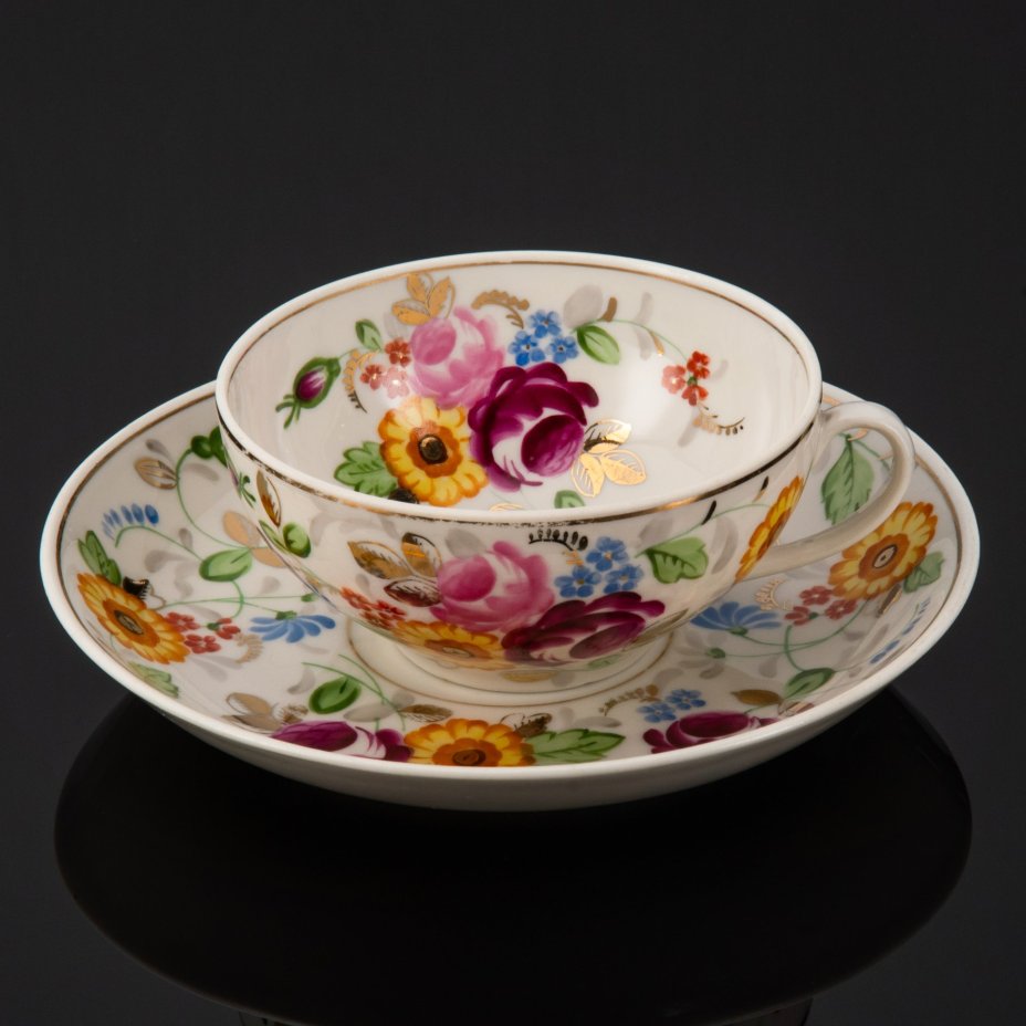 Пара чайная с двусторонним расписным цветочным декором в русском стиле, фарфор, роспись, золочение, Фарфоровый завод «Пролетарий» (Бронница, Мста), СССР, 1953-1958 гг.