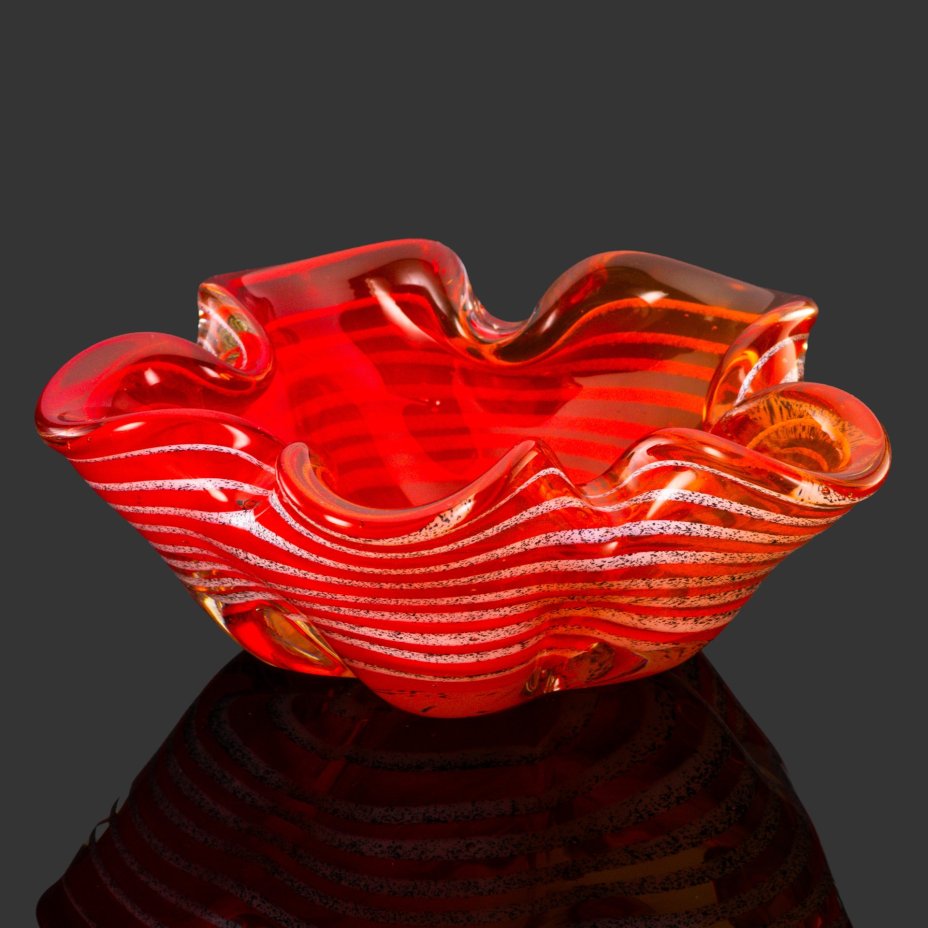 Вазочка (конфетница), стекло, гутная техника, ("неманская нить"), цветная крошка, Стеклозавод «Неман», СССР, 1960-1980 гг.