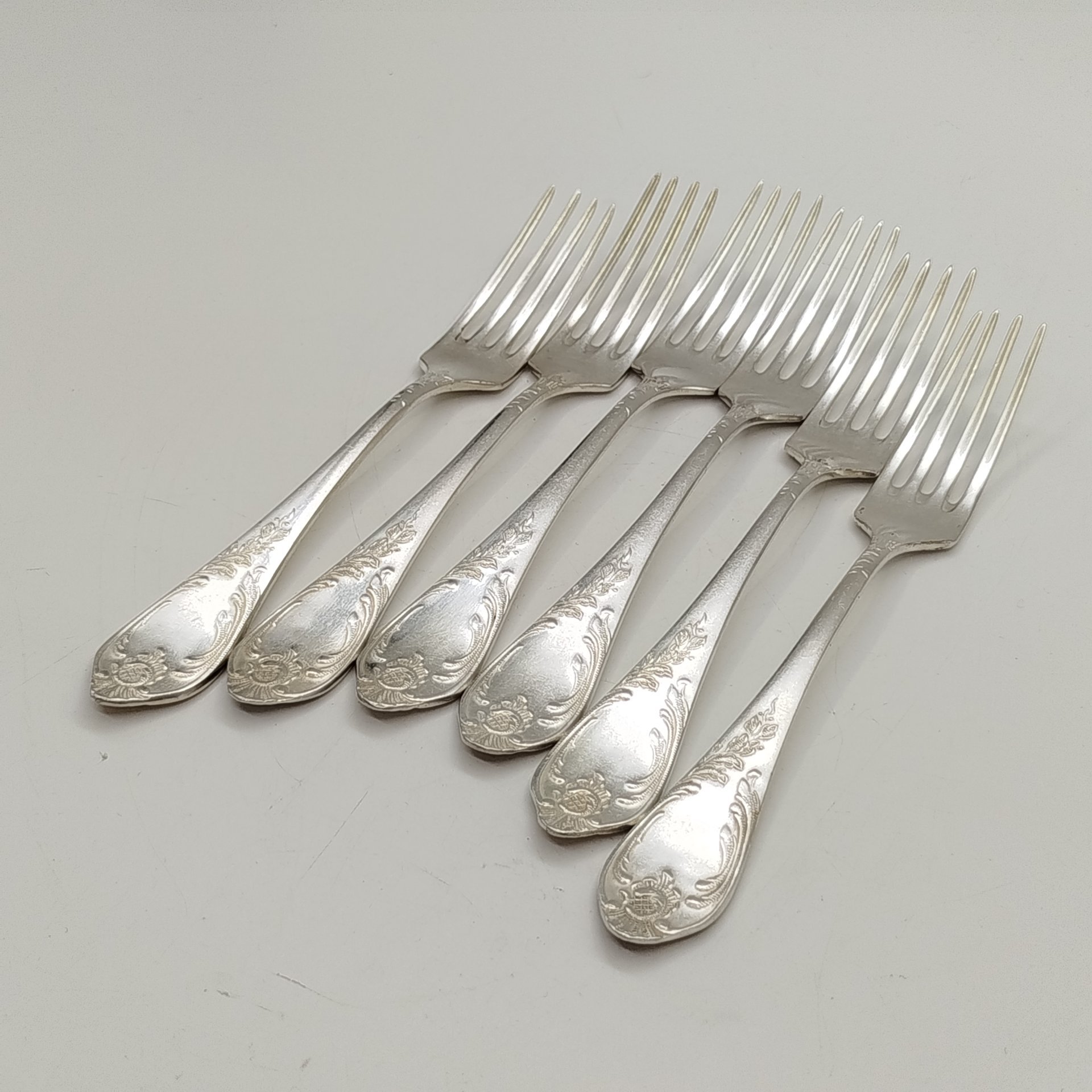Набор из 6-ти вилок с растительным декором