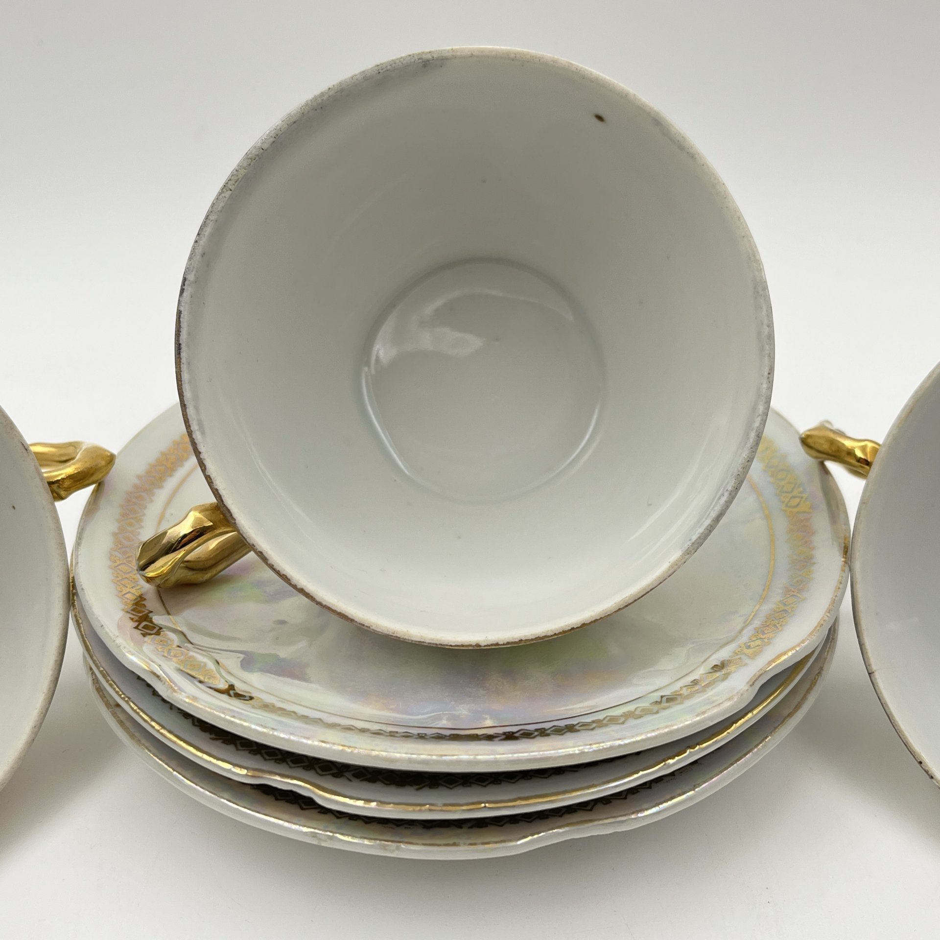 Набор чайных пар с цветочным и геометрическим декором на 3 персоны, фарфор, люстр, золочение, Европа, 1950-1970 гг.