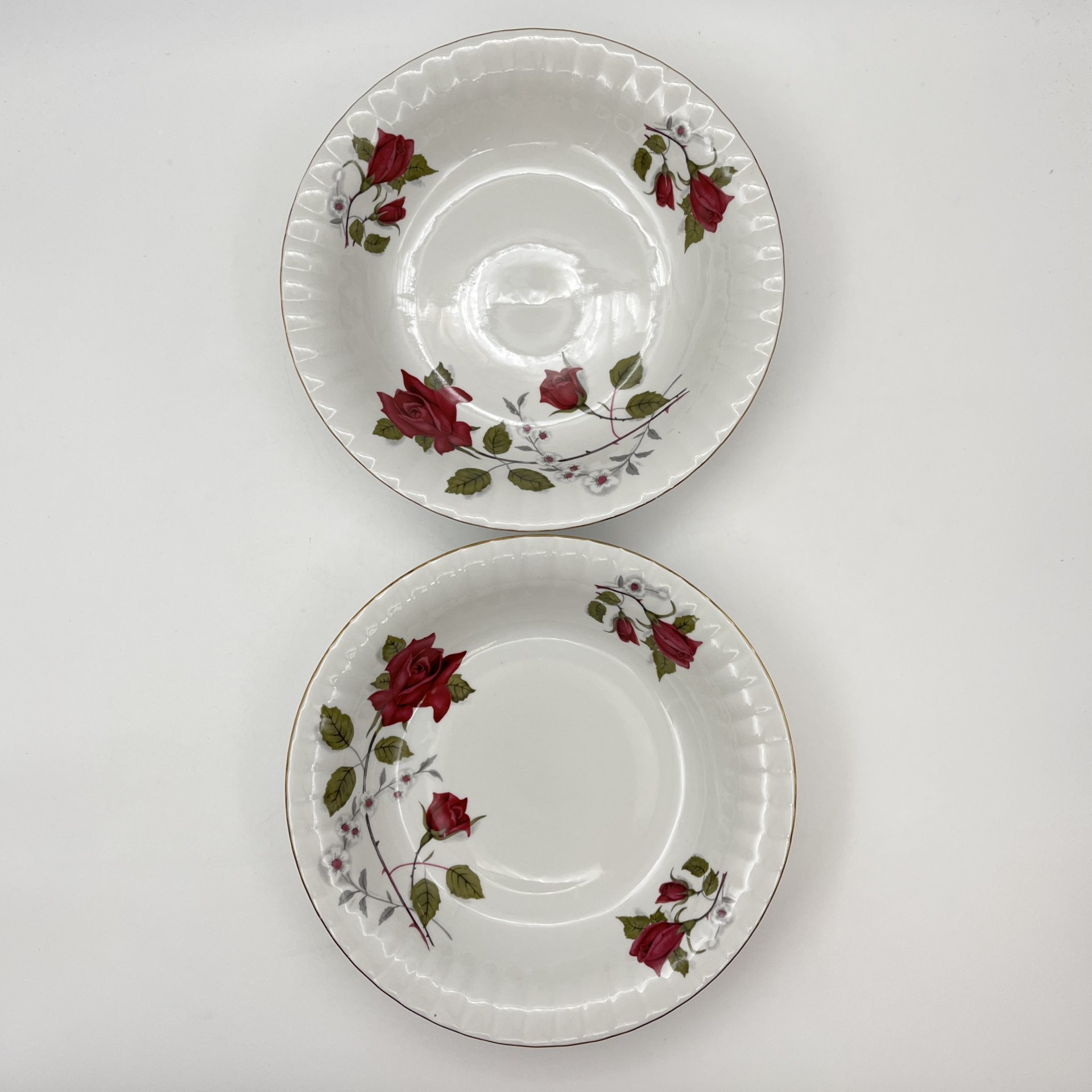 Набор из 6-ти суповых тарелок, украшенных изображением розы