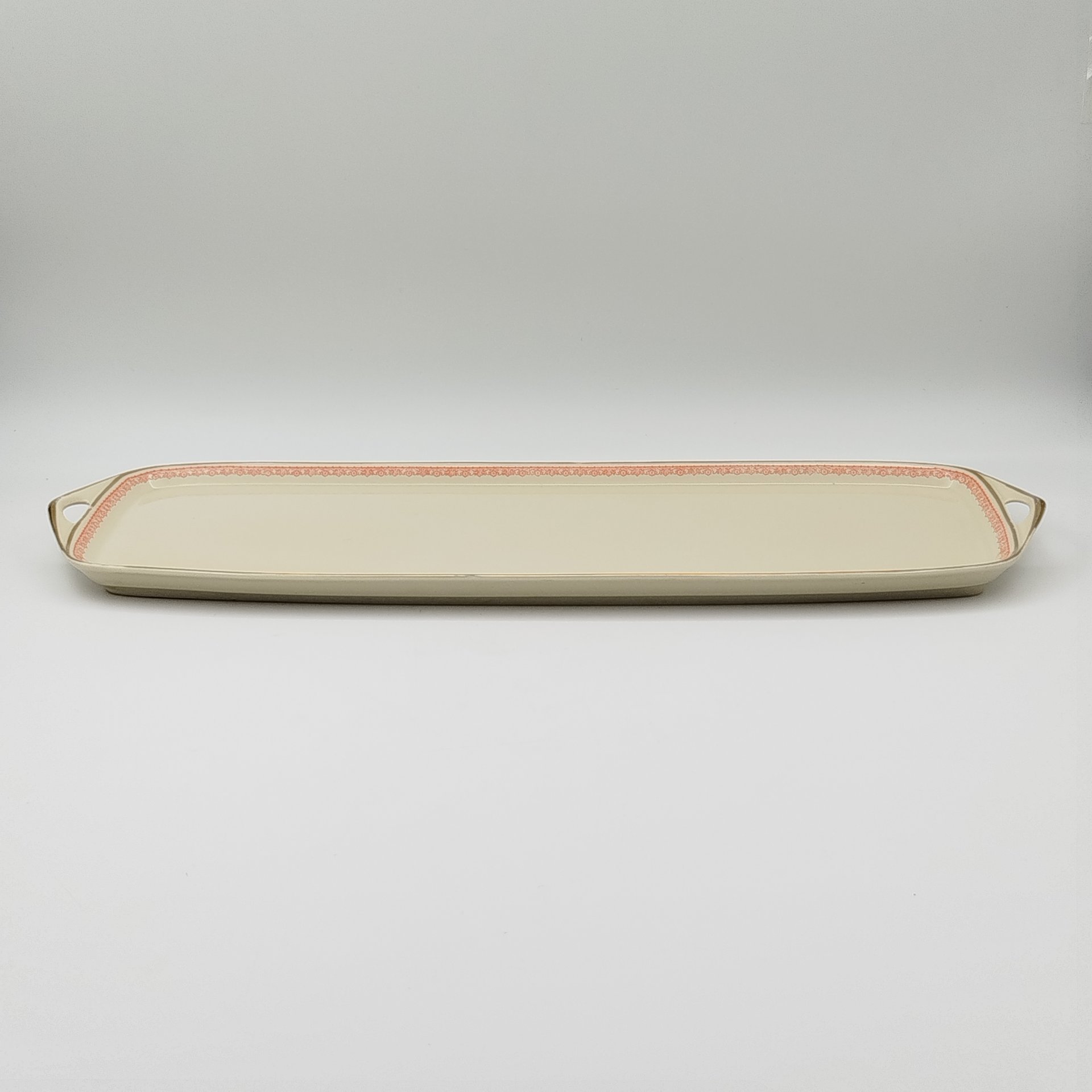 Поднос вытянутой формы с ручками, украшенный растительным орнаментом, фарфор, деколь, золочение, Rosenthal (Розенталь), Германия, 1941 г.