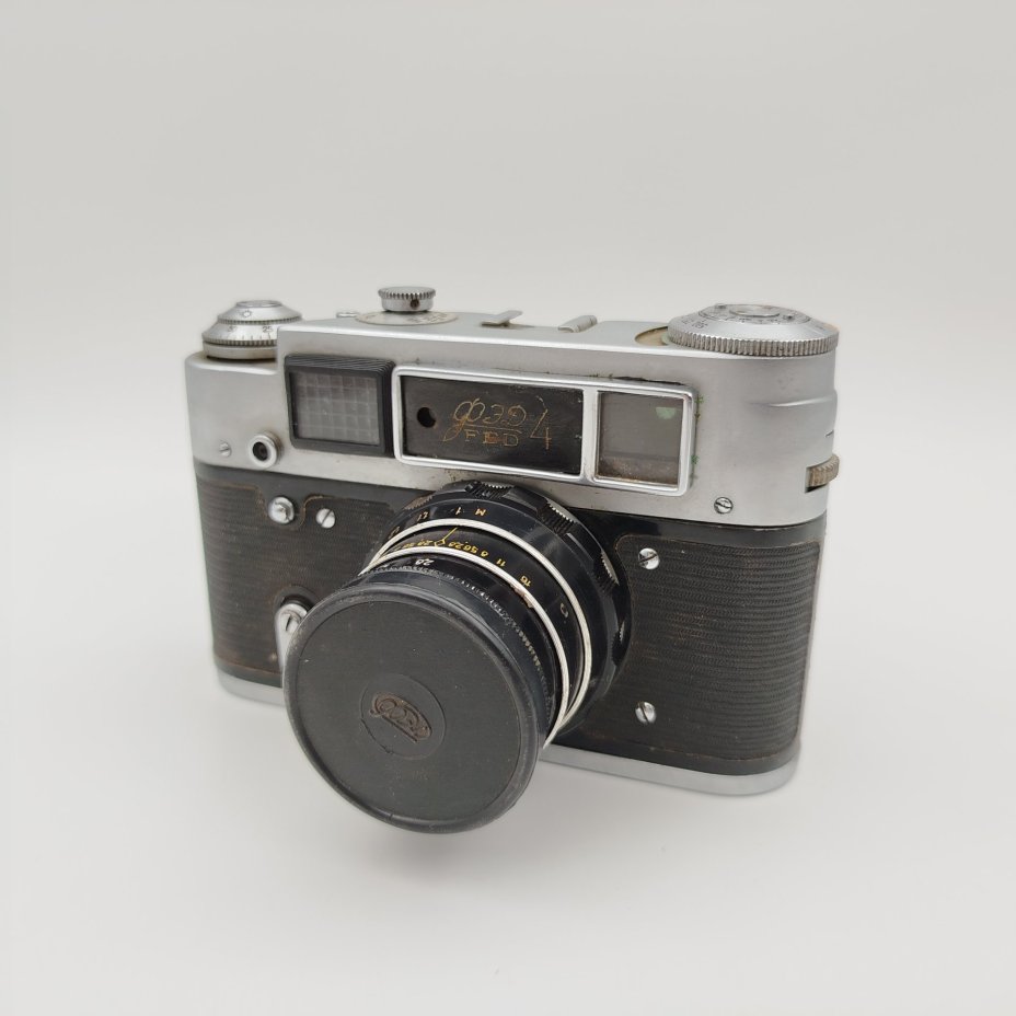 Фотоаппарат пленочный "ФЭД-4" с объективом "Индустар-61 л/д", металл, стекло, пластик, кожа, Харьковский машиностроительный завод им. Дзержинского (ФЭД), Харьковский машиностроительный завод им. Дзержинского (ФЭД)