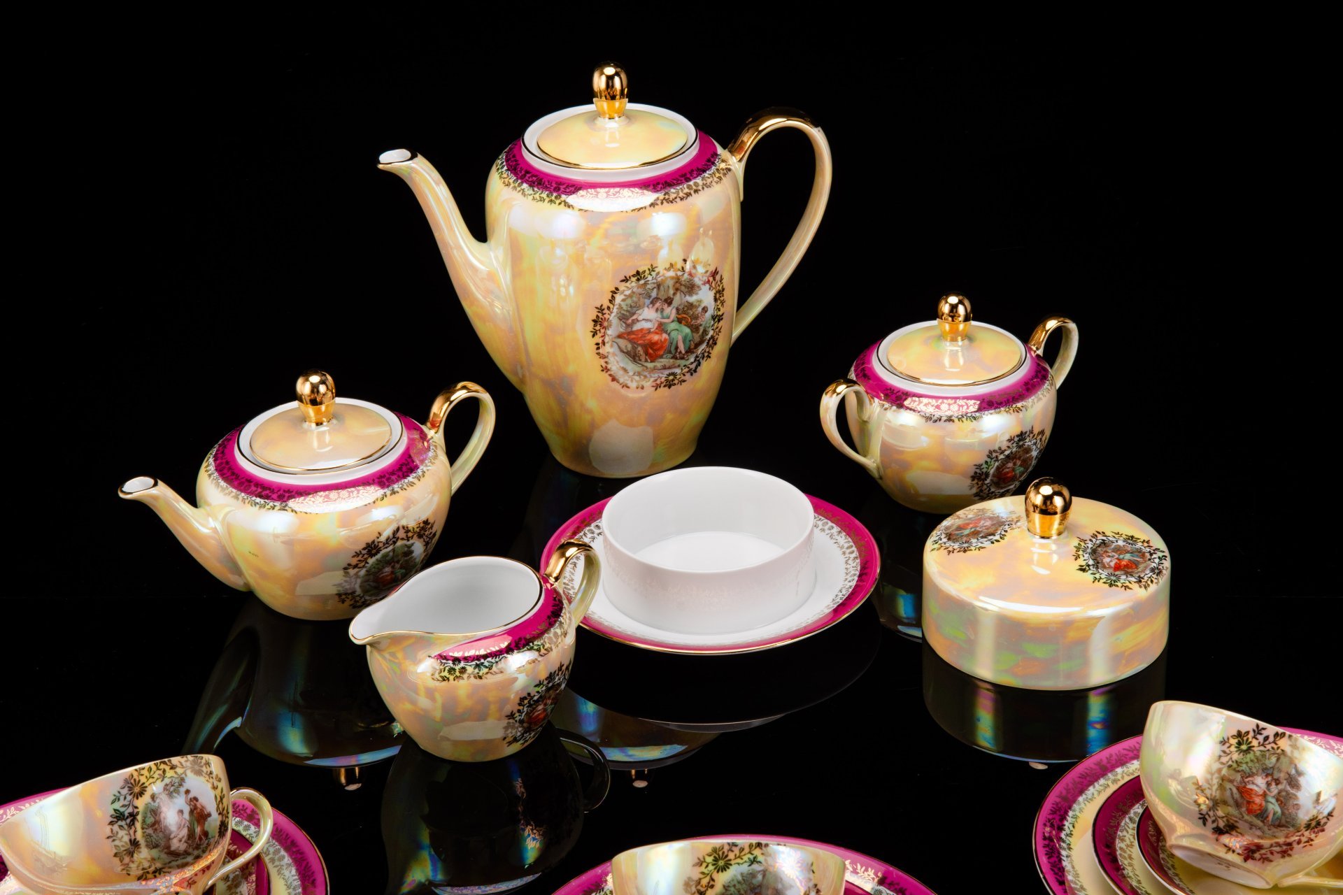 Сервиз чайно-кофейный "Мадонна" на 6 персон (28 предметов), фарфор, деколь, люстр, золочение, Fortuna Eisenberg, ГДР, 1960-1973 гг.