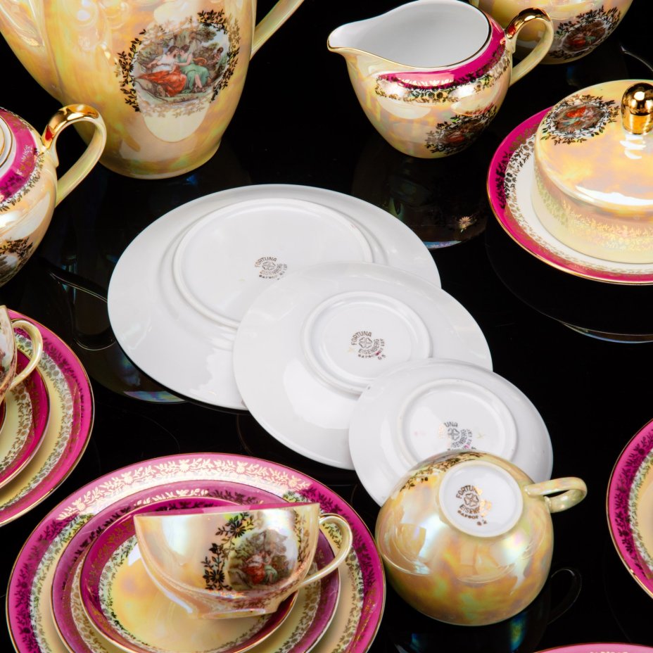 Сервиз чайно-кофейный "Мадонна" на 6 персон (28 предметов), фарфор, деколь, люстр, золочение, Fortuna Eisenberg, ГДР, 1960-1973 гг.