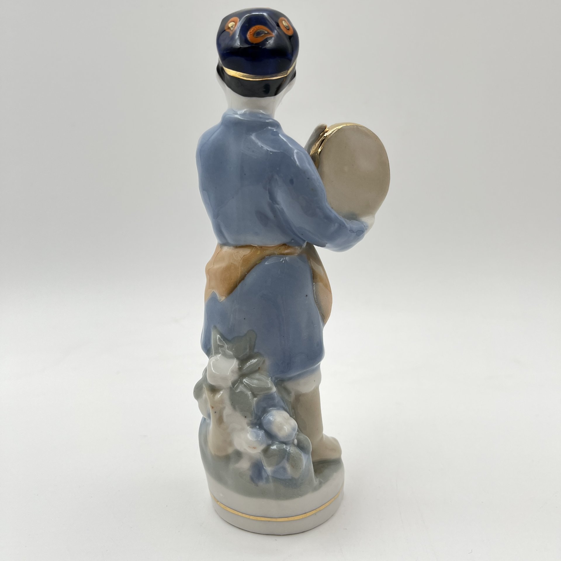 Статуэтка «Узбек с бубном» (Узбекский танец), скульптор Малышева Н. А., фарфор, роспись, золочение, Дулевский фарфоровый завод (Дулёво), СССР, 1958 г.