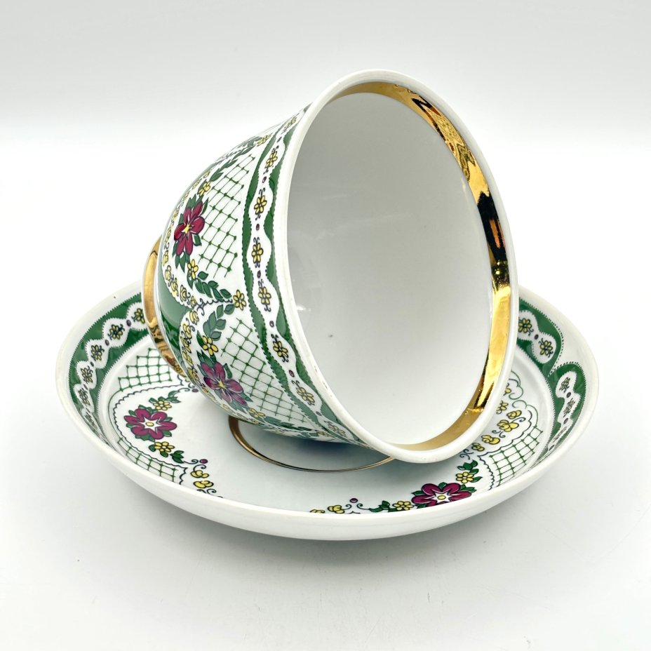 Чайная пара (большая), украшенная узорами и цветочным декором, фарфор, деколь с подрисовкой, золочение, Тернопольский фарфоровый завод, СССР, 1975-1991 гг., Тернопольский фарфоровый завод