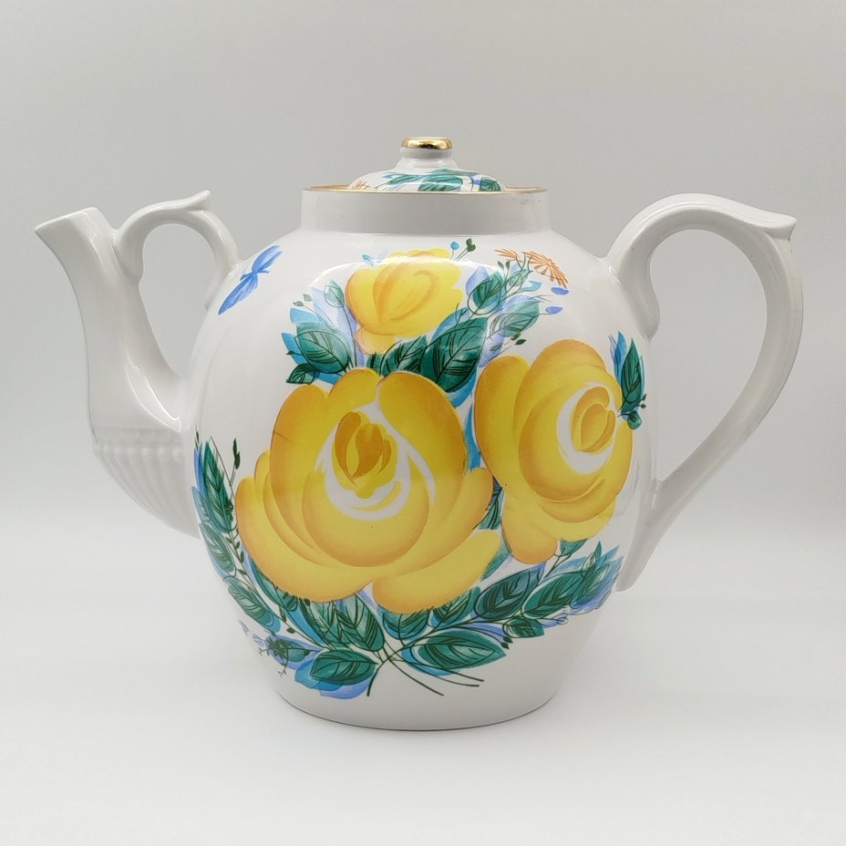 Чайник доливной (трактирный) с декором в виде роз и бабочек, фарфор, деколь, золочение, Дулевский фарфоровый завод (Дулёво), СССР, 1968-1991 гг.