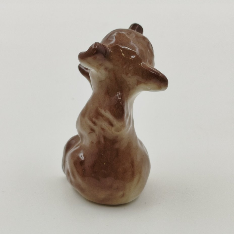 Статуэтка "Ревущий медвежонок", скульптор И.Е. Чарушин, фарфор, роспись, Ленинградский фарфоровый завод (ЛФЗ), СССР, 1970-1990 гг.