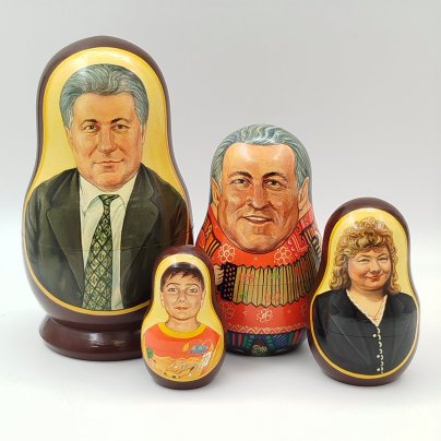 Матрешка "Семья" (4 места)