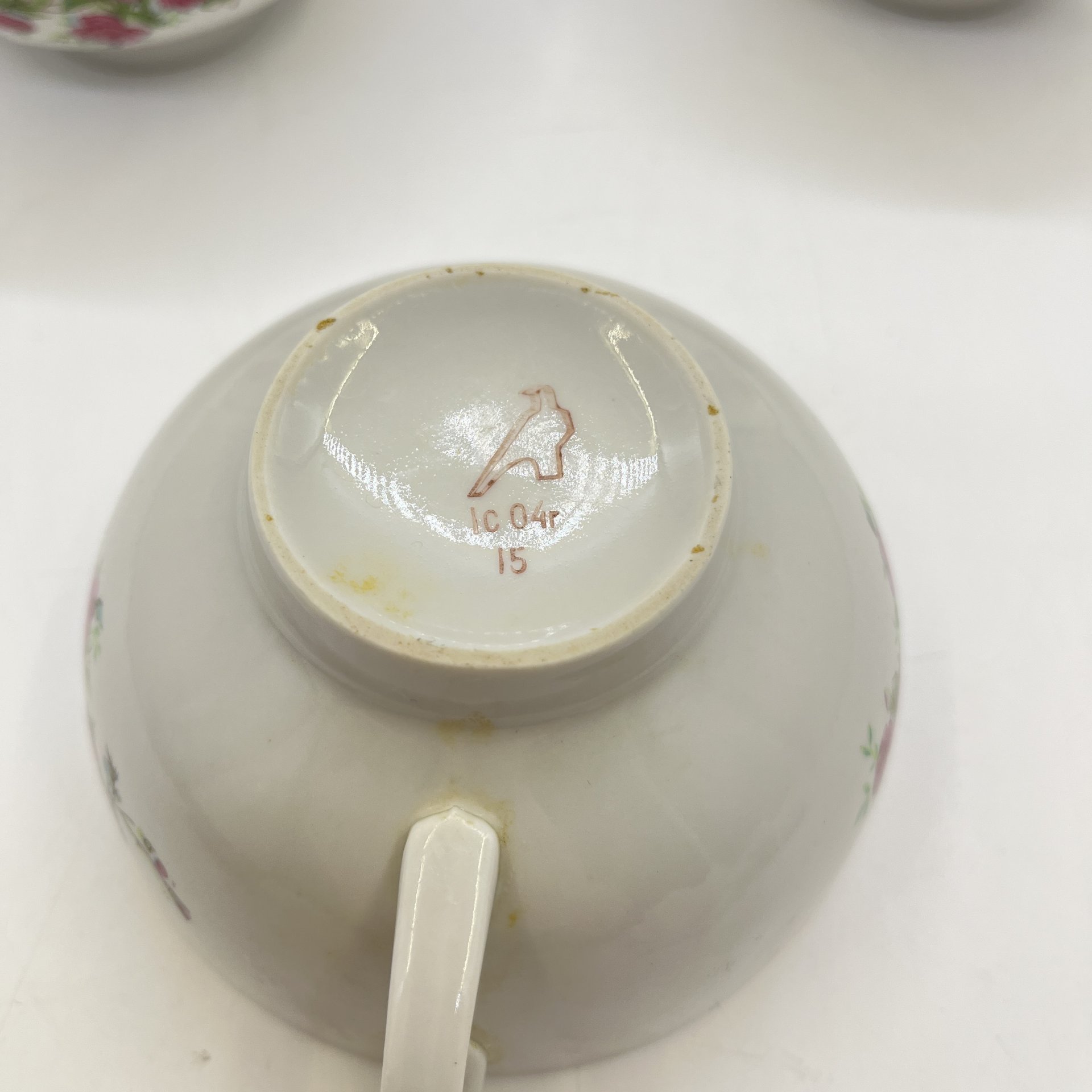 Набор из 5  чашек с цветочным декором, фарфор, деколь, Дулевский фарфоровый завод (Дулёво), Россия, 2004 г.