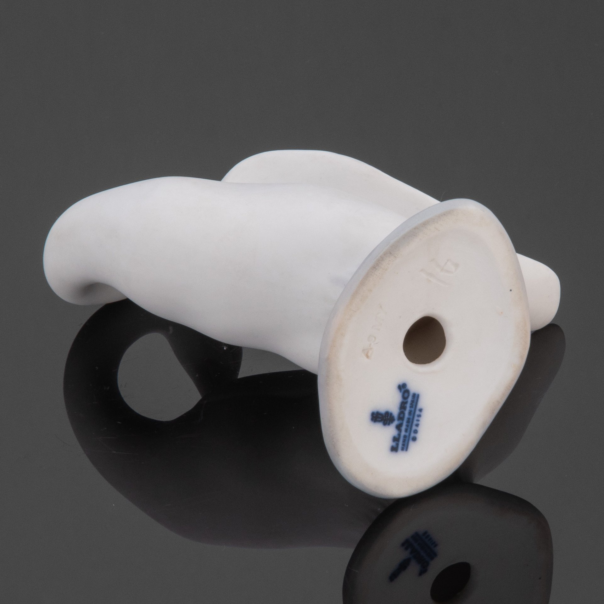 Статуэтка "Гусь, чистящий перья", Lladro