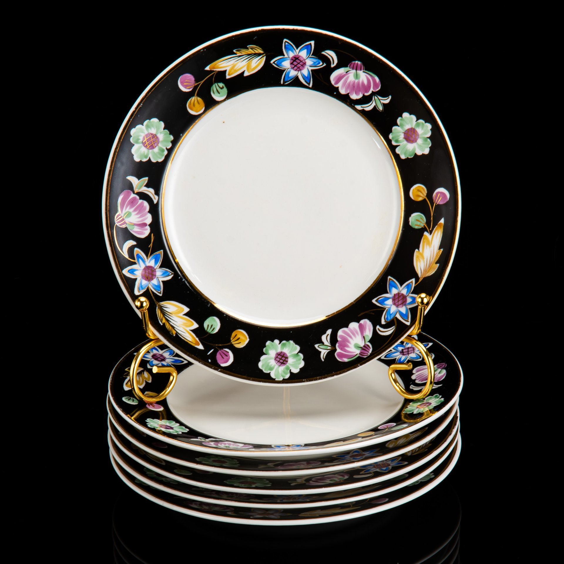 Набор десертных тарелок из сервиза "Парад цветов" на черном фоне, на 6 персон