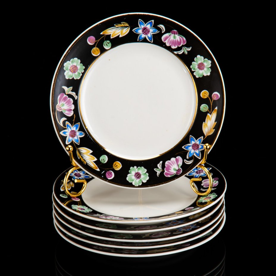 Набор десертных тарелок из сервиза "Парад цветов" на черном фоне, на 6 персон