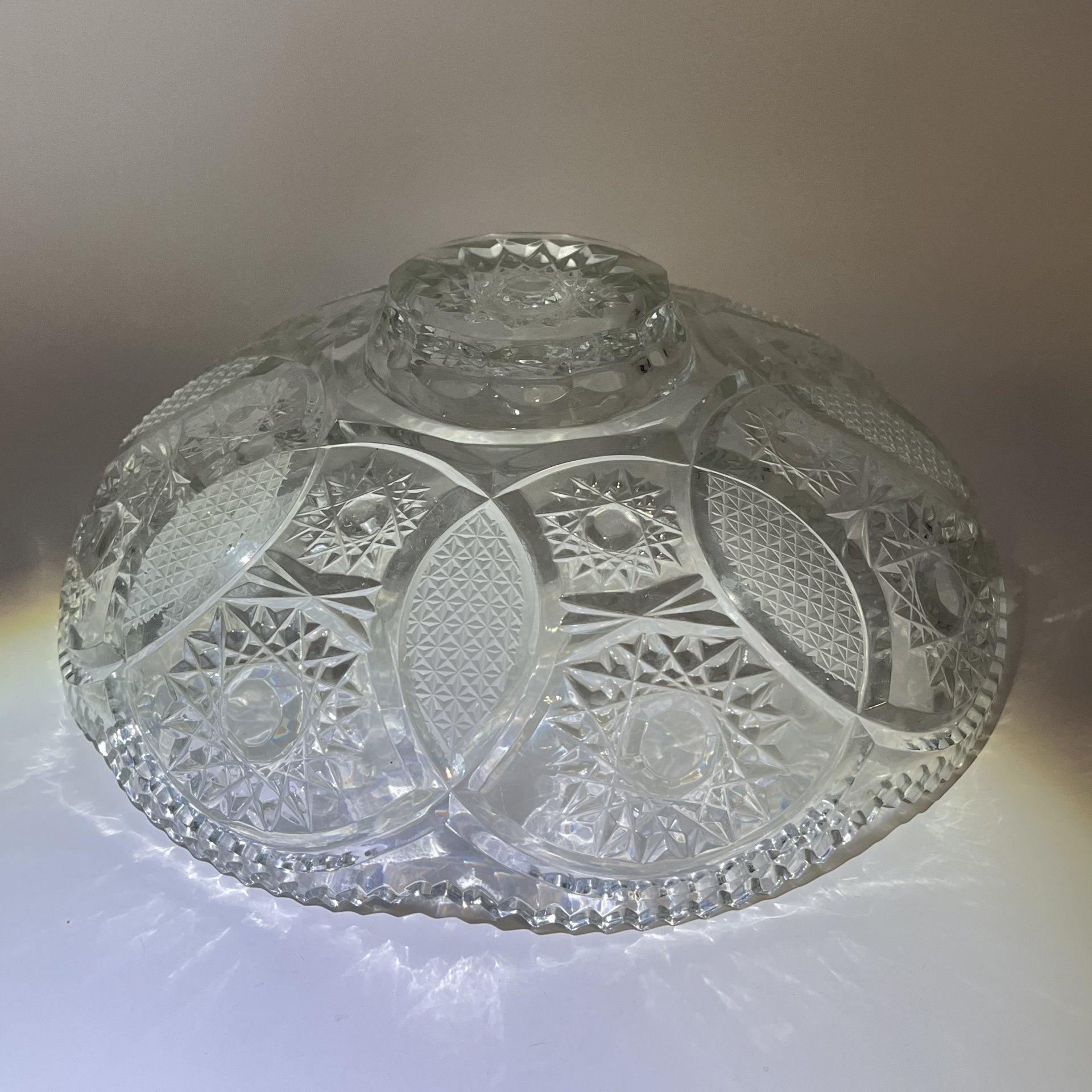 Фруктовница (большой салатник) с абстрактным резным декором, хрусталь, СССР, 1970-1990 гг.