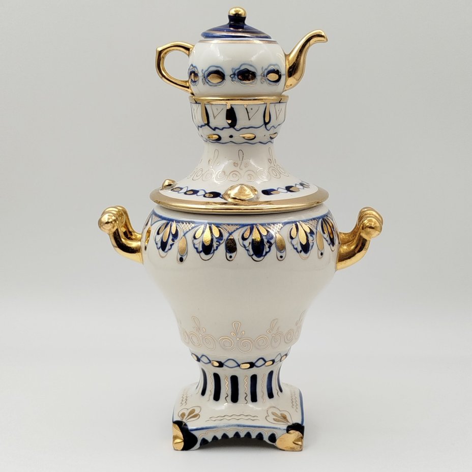 Статуэтка "Самовар с заварочным чайником", фарфор, роспись, золочение, Объединение «Гжель», СССР, 1978-1982 гг.