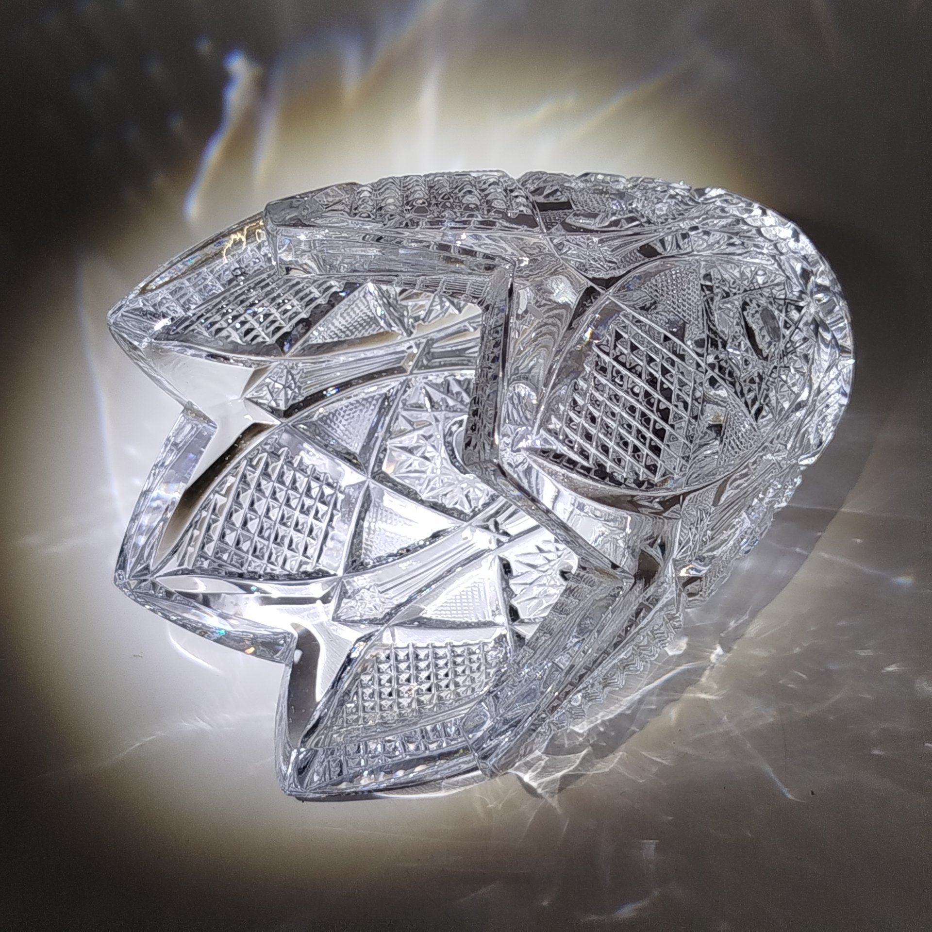 Ваза для цветов с резным геометрическим декором, хрусталь, алмазная грань, Дятьковский хрустальный завод, СССР, 1970-1990 гг.