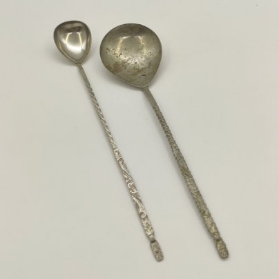 Комплект из двух ложек с витыми ручками (ложка для коктейля и ложка для ягод), мельхиор (медь-никель), Режевский механический завод (РМ), СССР, 1975-1983 гг.