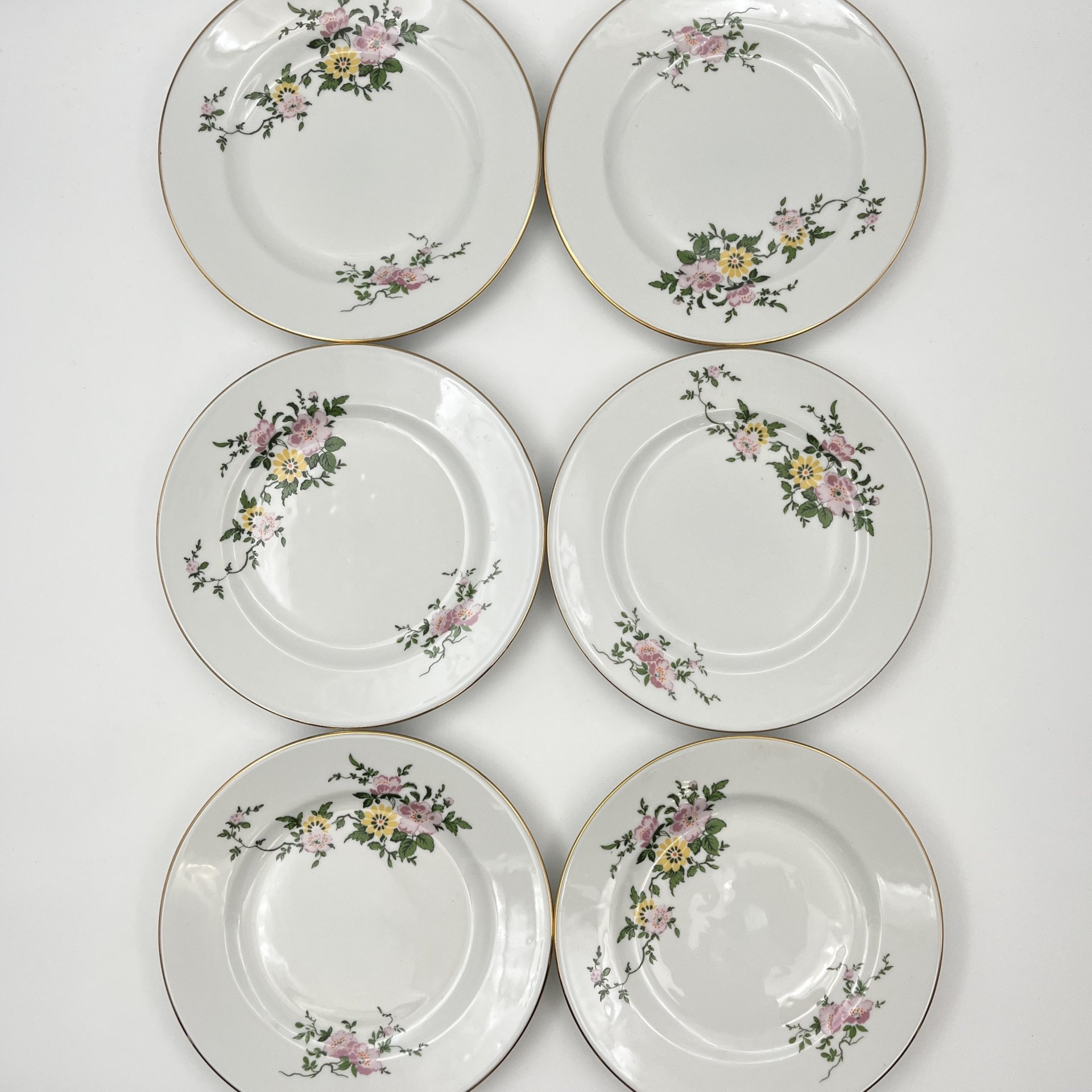 Набор пирожковых (закусочных) тарелок с цветочным декором на 6 персон