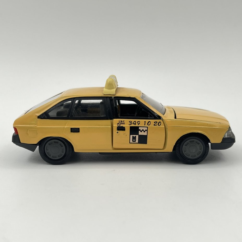Модель автомобиля "Москвич 2141" (Такси), металл, пластик, Саратовский завод «Тантал», СССР, 1970-1980 гг.