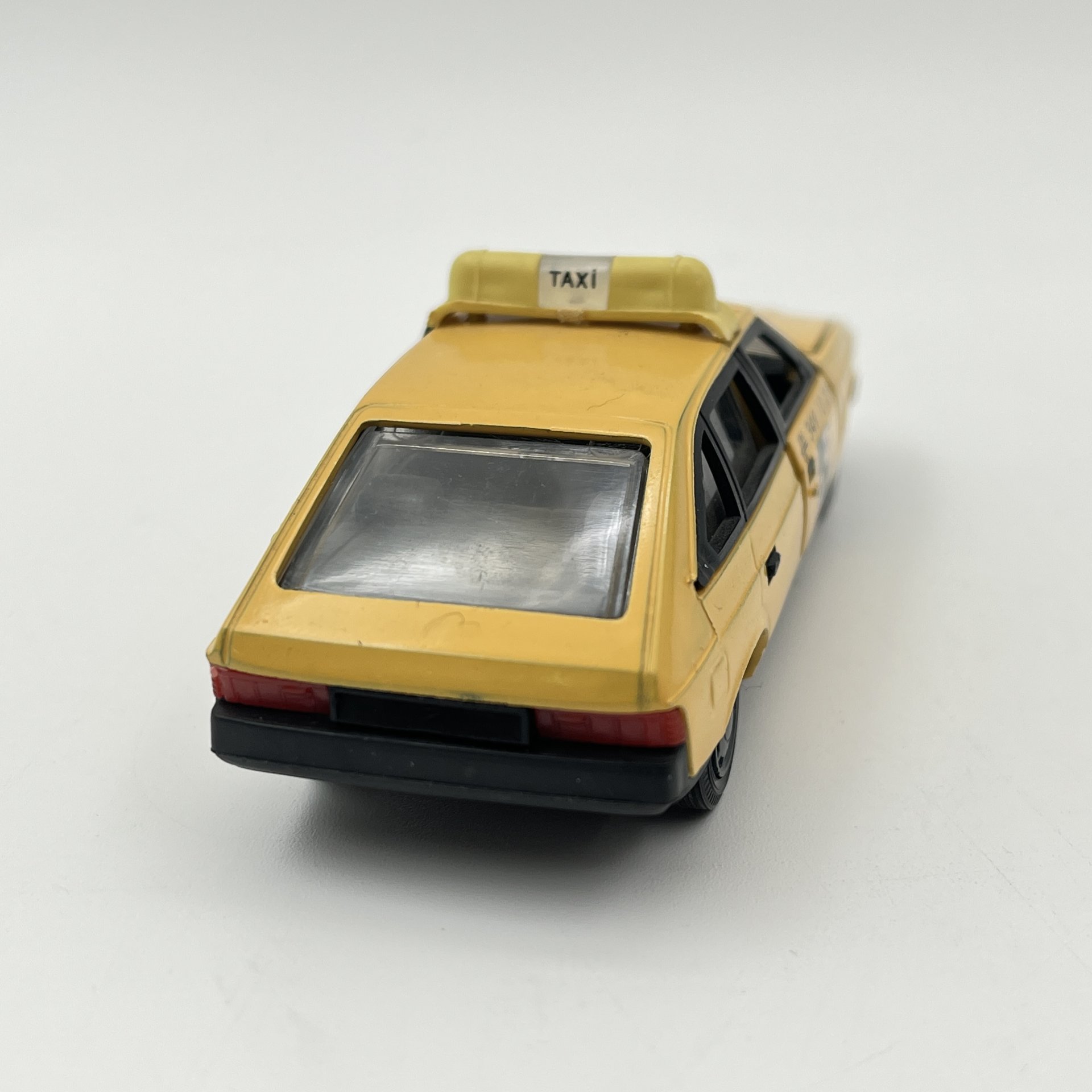 Модель автомобиля "Москвич 2141" (Такси), металл, пластик, Саратовский завод «Тантал», СССР, 1970-1980 гг.