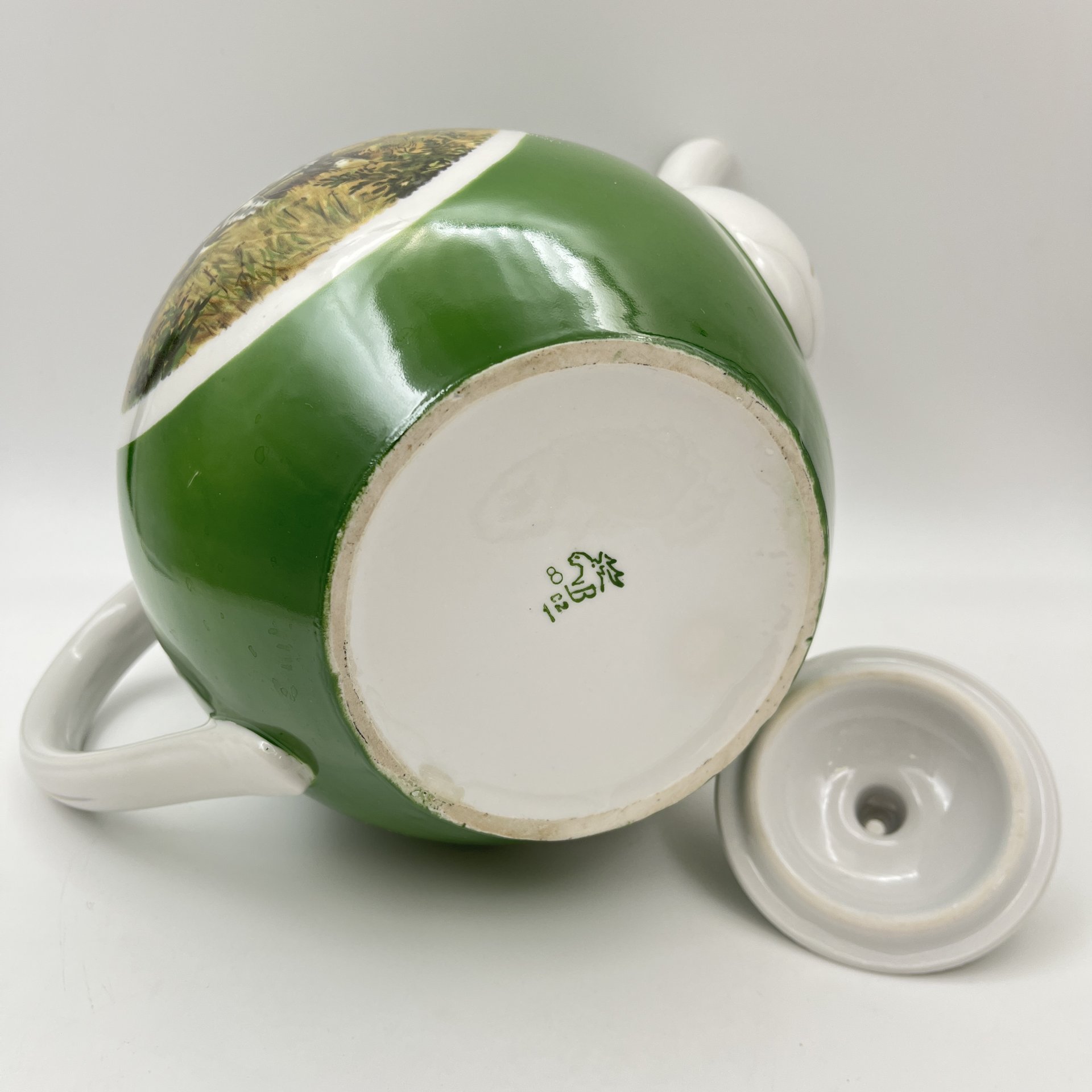 Чайник доливной "Охота", декорированный изображениями собак