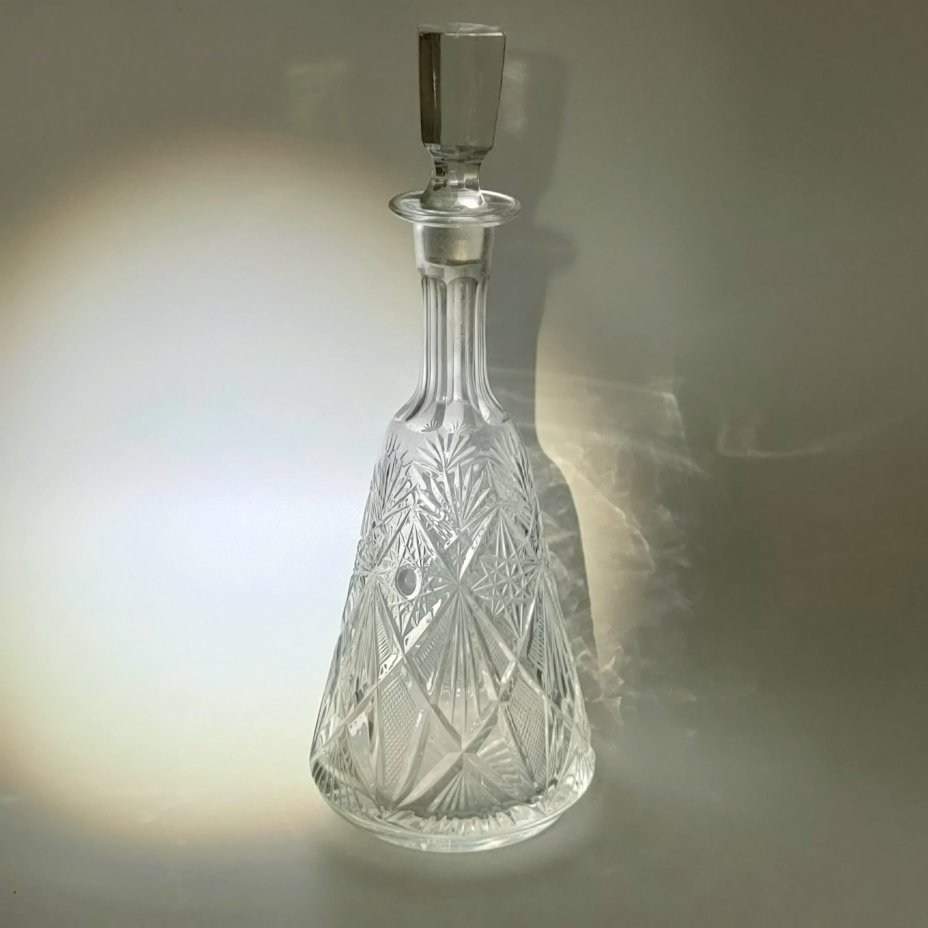 Штоф с рельефным декором