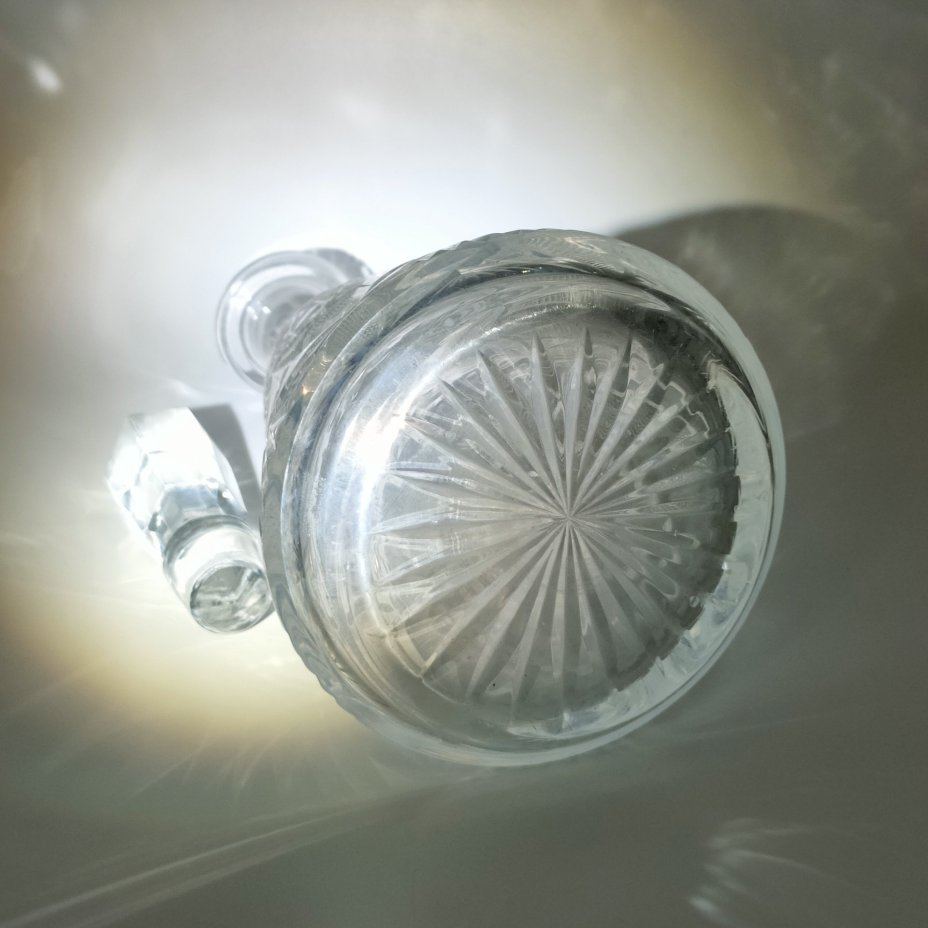 Штоф с рельефным декором