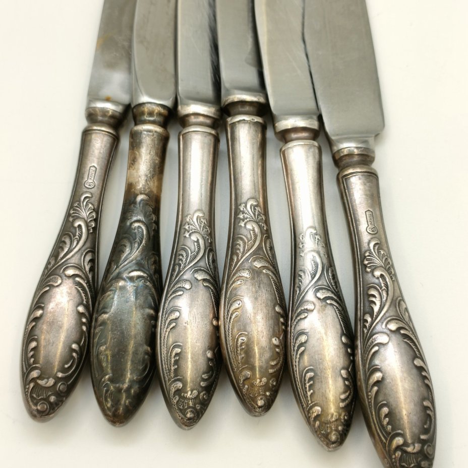 Набор из 6-ти десертных ножей с растительным декором (в подборе), мНЦ (медь-никель-цинк), нержавеющая сталь, Кольчугинский завод цветных металлов, СССР, 1960-1990 гг.