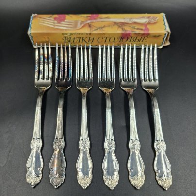 Набор из шести столовых вилок "Серебряная роза" в коробке, мНЦ (медь-никель-цинк), Кольчугинский завод цветных металлов, СССР, 1970-1990 гг.
