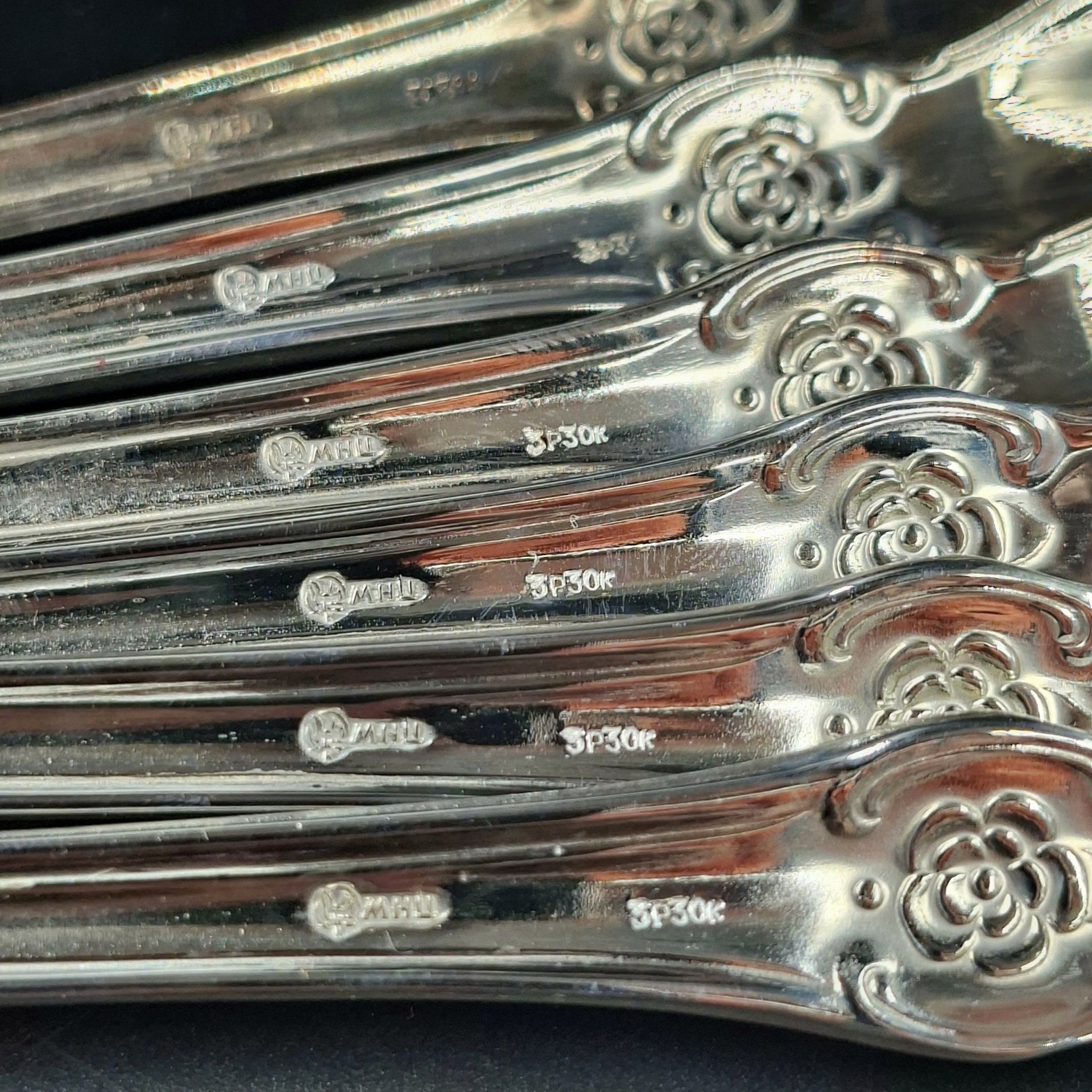 Набор из шести столовых вилок "Серебряная роза" в коробке, мНЦ (медь-никель-цинк), Кольчугинский завод цветных металлов, СССР, 1970-1990 гг.