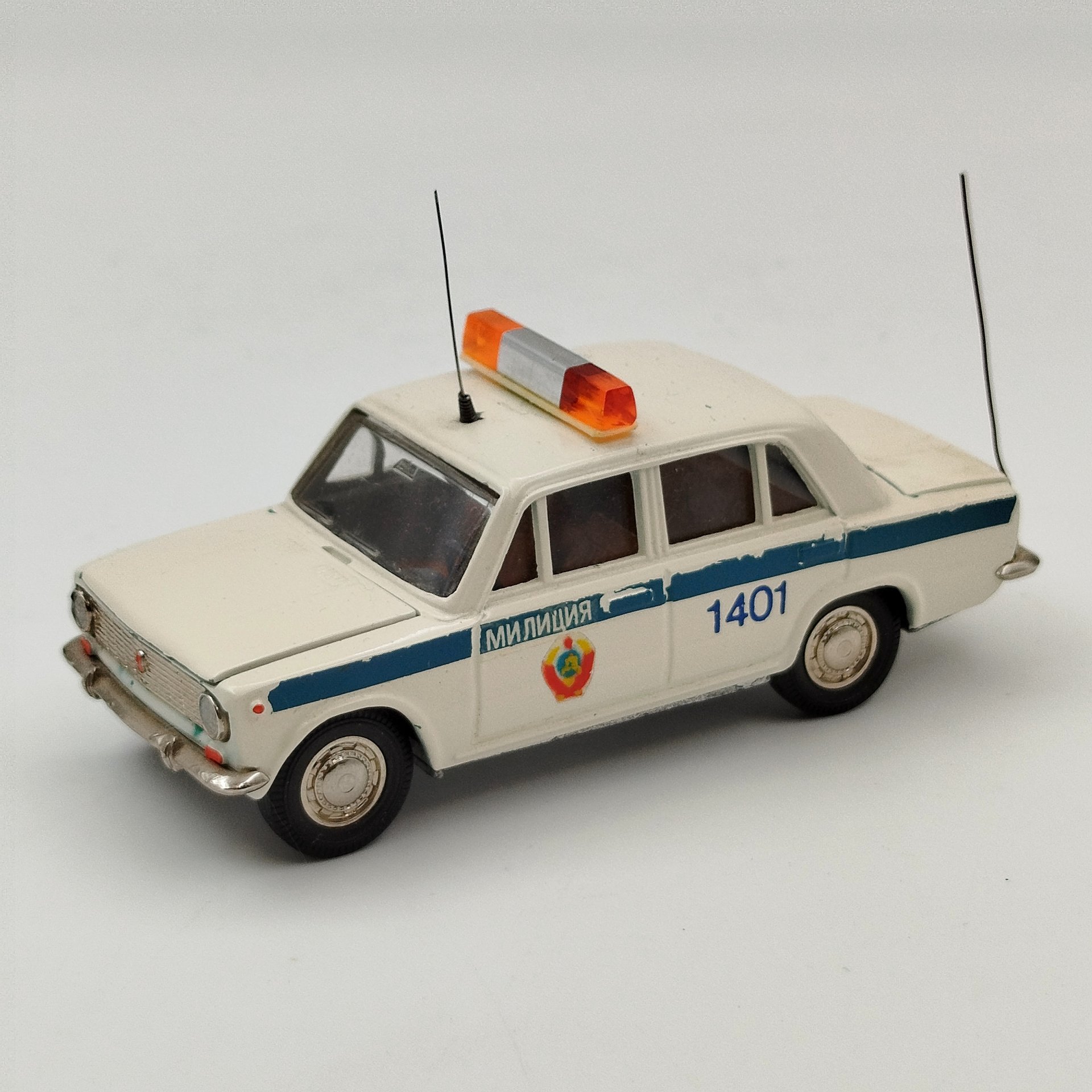Модель автомобиля "ВАЗ 2101" (Милиция), авторская модель, металл, пластик, картон, печать, СССР, 1988 г.