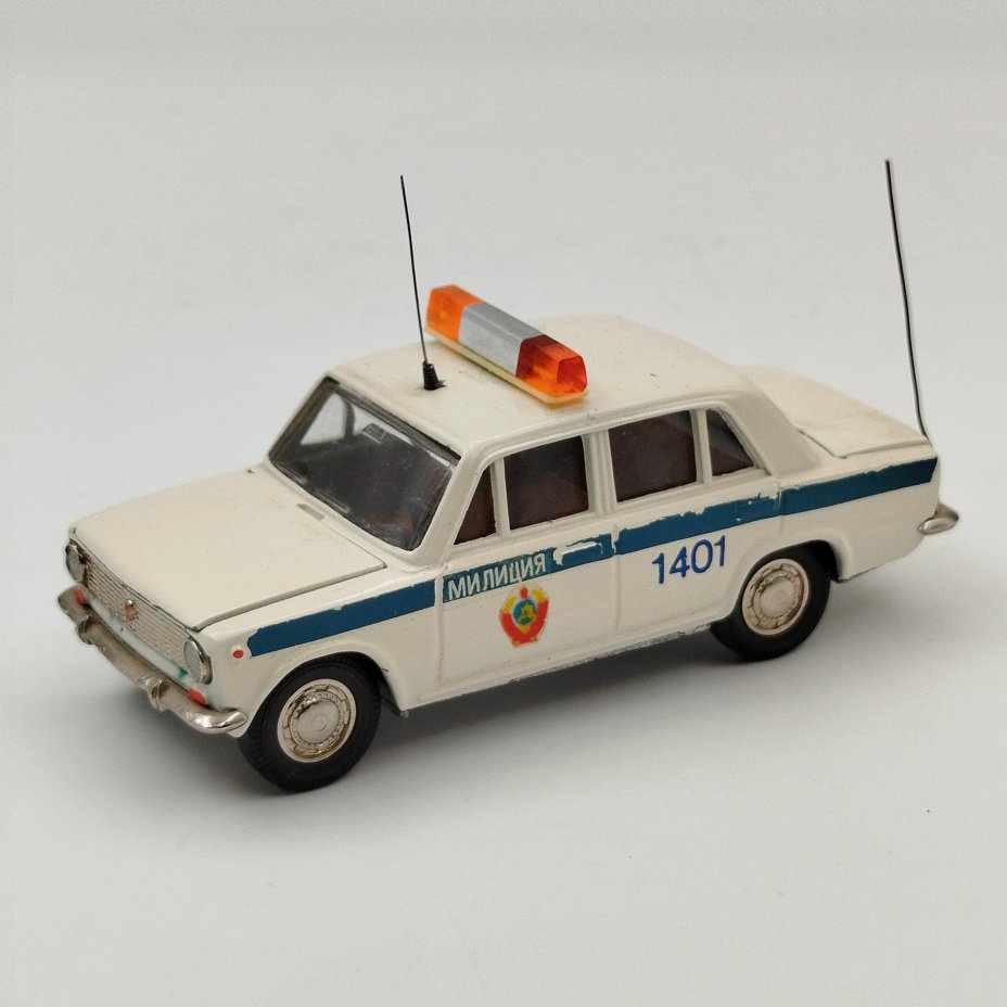 Модель автомобиля "ВАЗ 2101" (Милиция), авторская модель, металл, пластик, картон, печать, СССР, 1988 г.