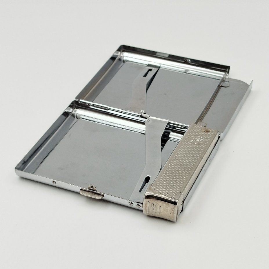 Портсигар, с встроенной зажигалкой