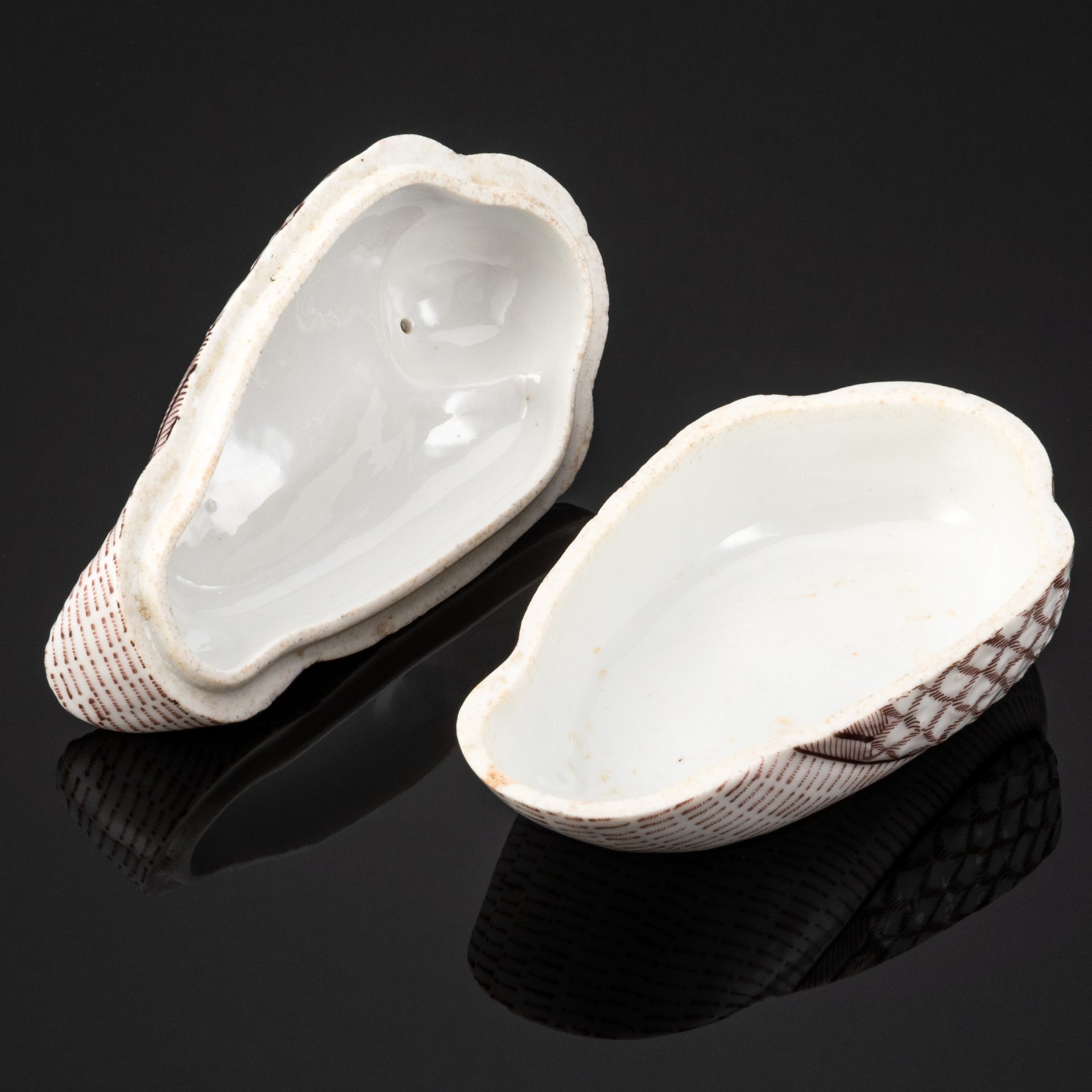 [Редкая роспись] Маслёнка "Утка" в росписи коричневого цвета, частные заводы, фаянс, роспись, Российская империя, 1890-1916 гг.