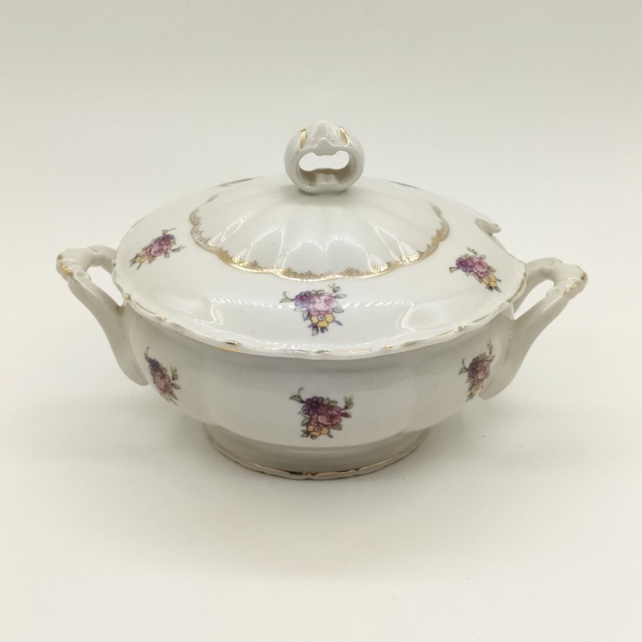 Супница (террина), украшенная цветочным декором, фарфор, деколь, золочение, Коростенский фарфоровый завод (КФЗ), СССР, 1957-1960 гг.