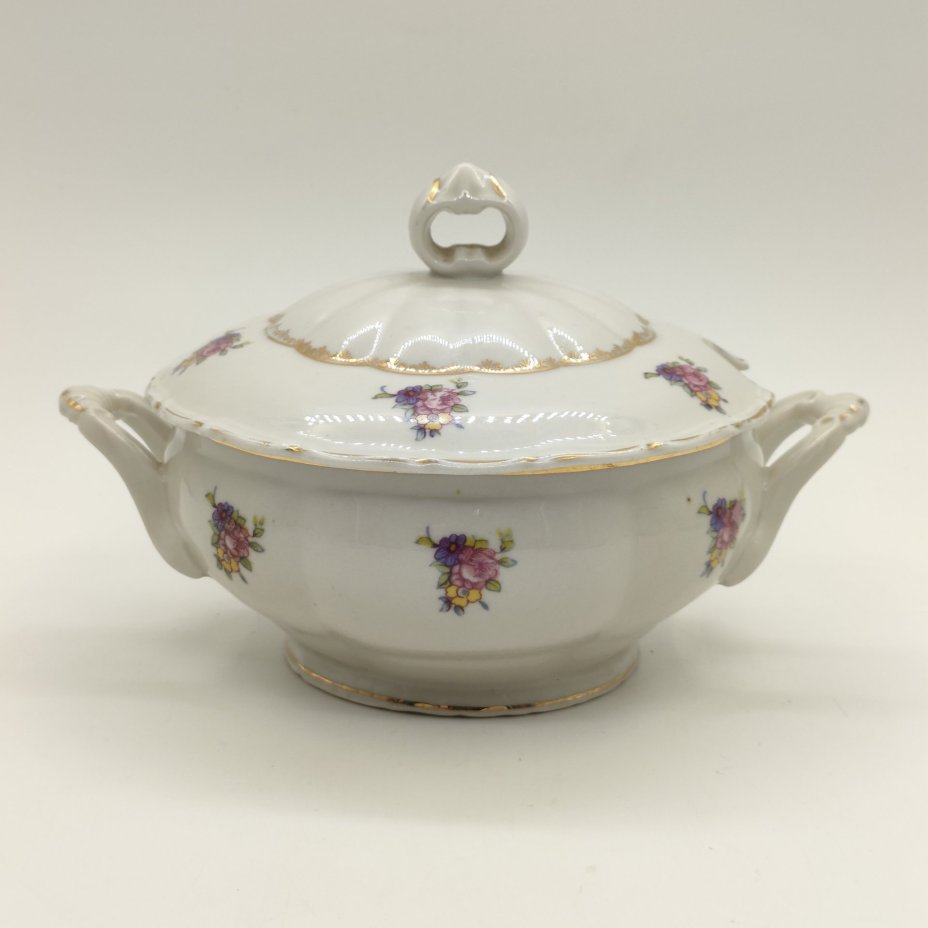 Супница (террина), украшенная цветочным декором, фарфор, деколь, золочение, Коростенский фарфоровый завод (КФЗ), СССР, 1957-1960 гг.