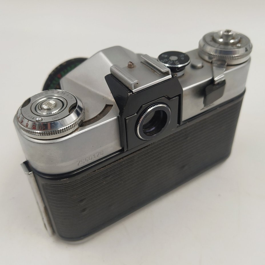 Фотоаппарат "Зенит-Е" с объективом "Гелиос-44-2" в оригинальном кофре, металл, стекло, пластик, кожа, Белорусское оптико-механическое объединение (БелОМО), СССР, 1975 г.