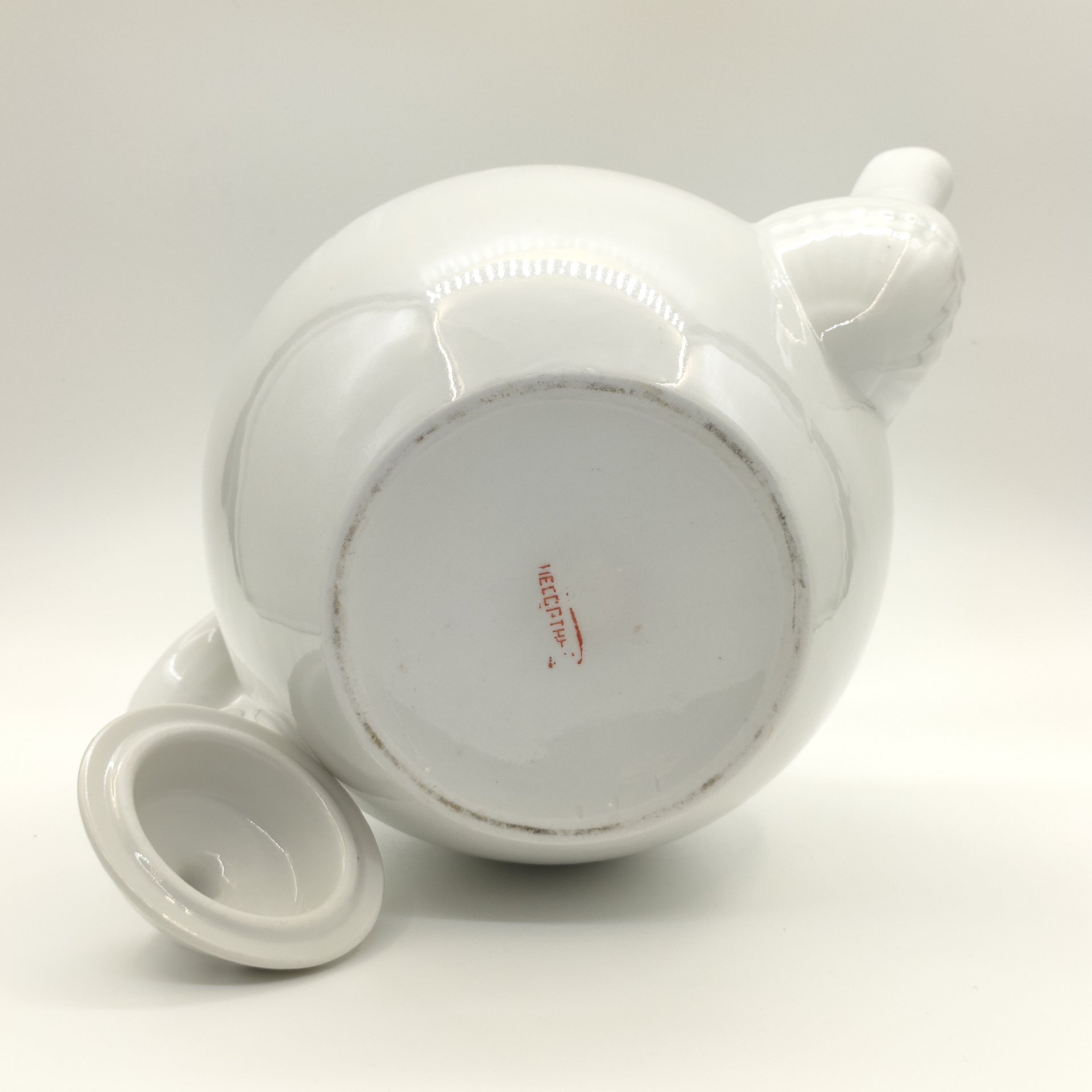 Чайник доливной с рельефным декором