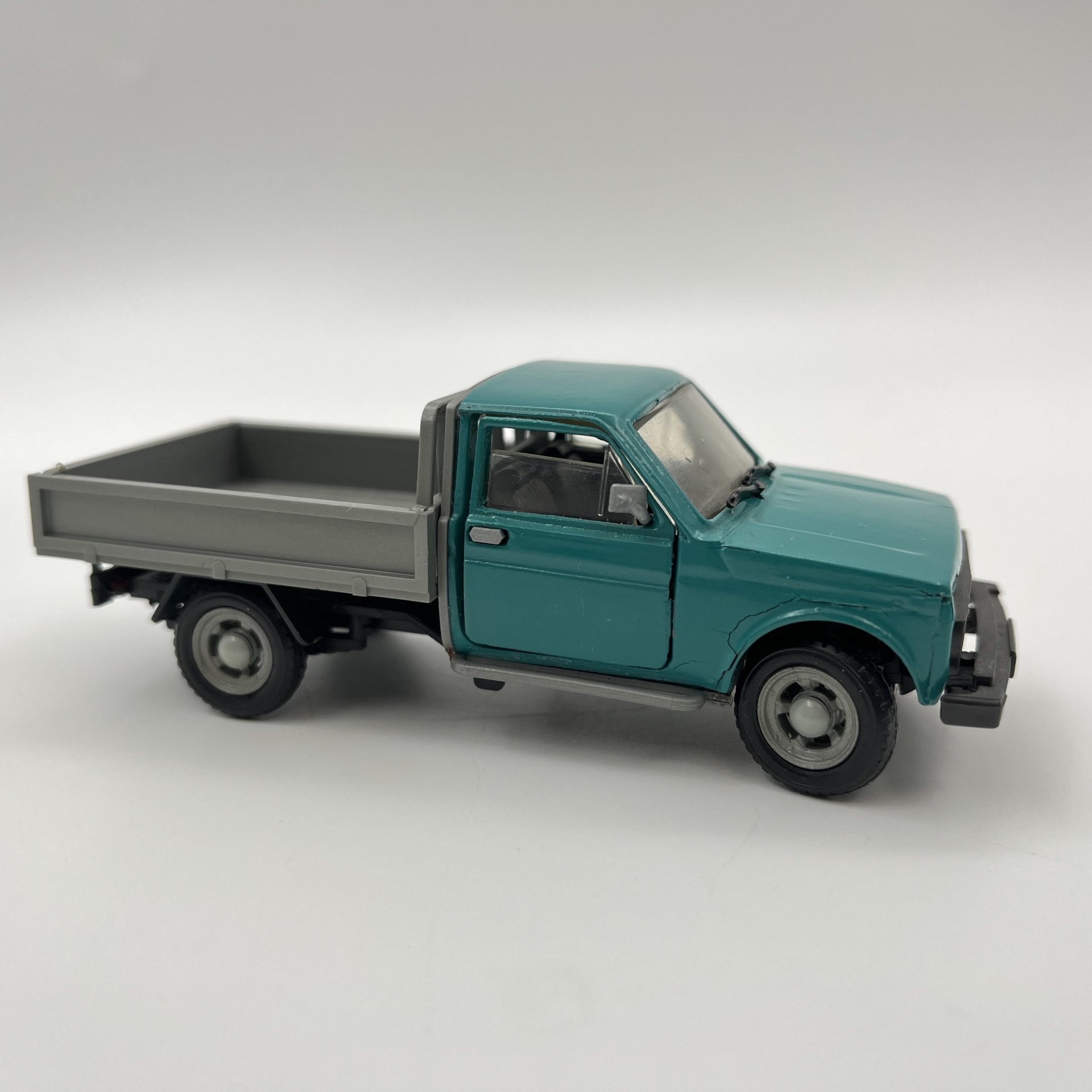 Модель автомобиля "ФВК-2302", пластик, Российская Федерация, 1990-2010 гг.