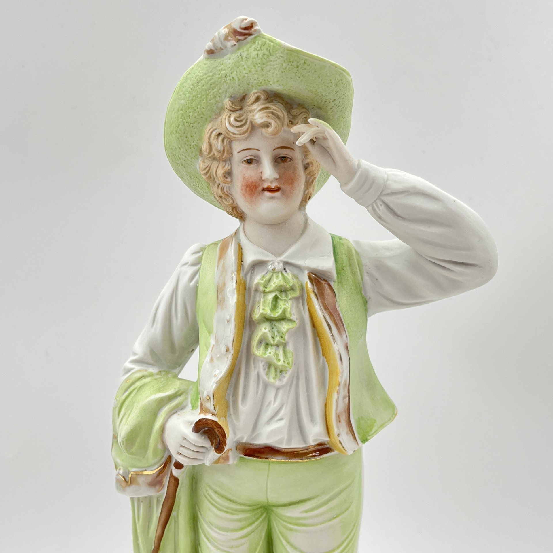 Статуэтка "Путешественник" ("Кавалер с тростью"), бисквит, роспись, золочение, Европа, 1970-2000 гг.