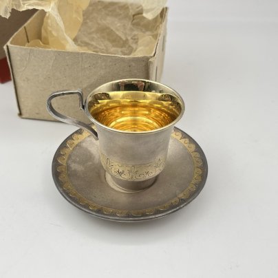 Кофейная пара , украшенная резным декором (в оригинальной коробке), мельхиор (медь-никель), золочение, Мстерский завод художественных изделий «Ювелир», СССР, 1960-1980 гг., Мстерский завод художественных изделий «Ювелир»