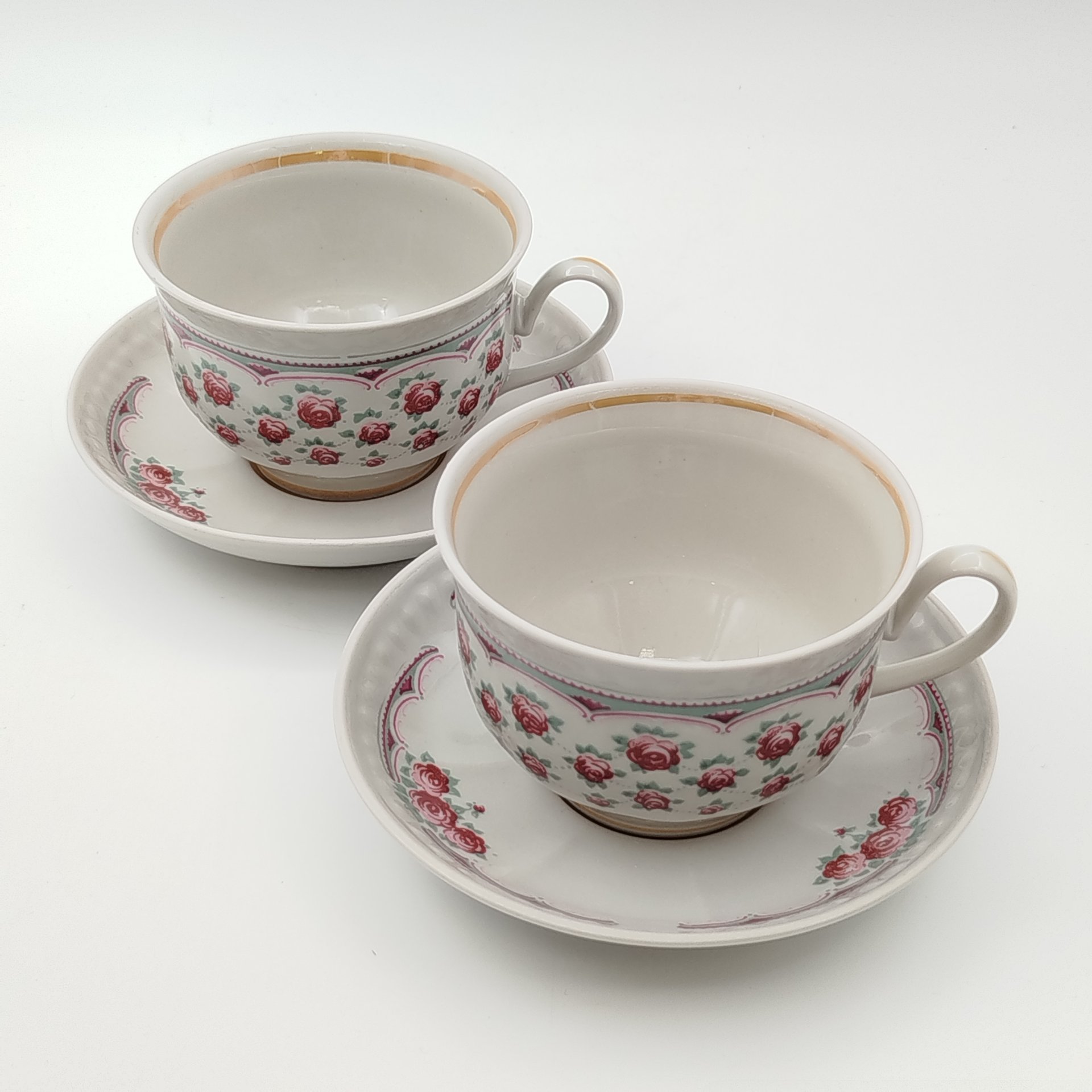 Набор из 2-х чайных пар, украшенных цветочным декором