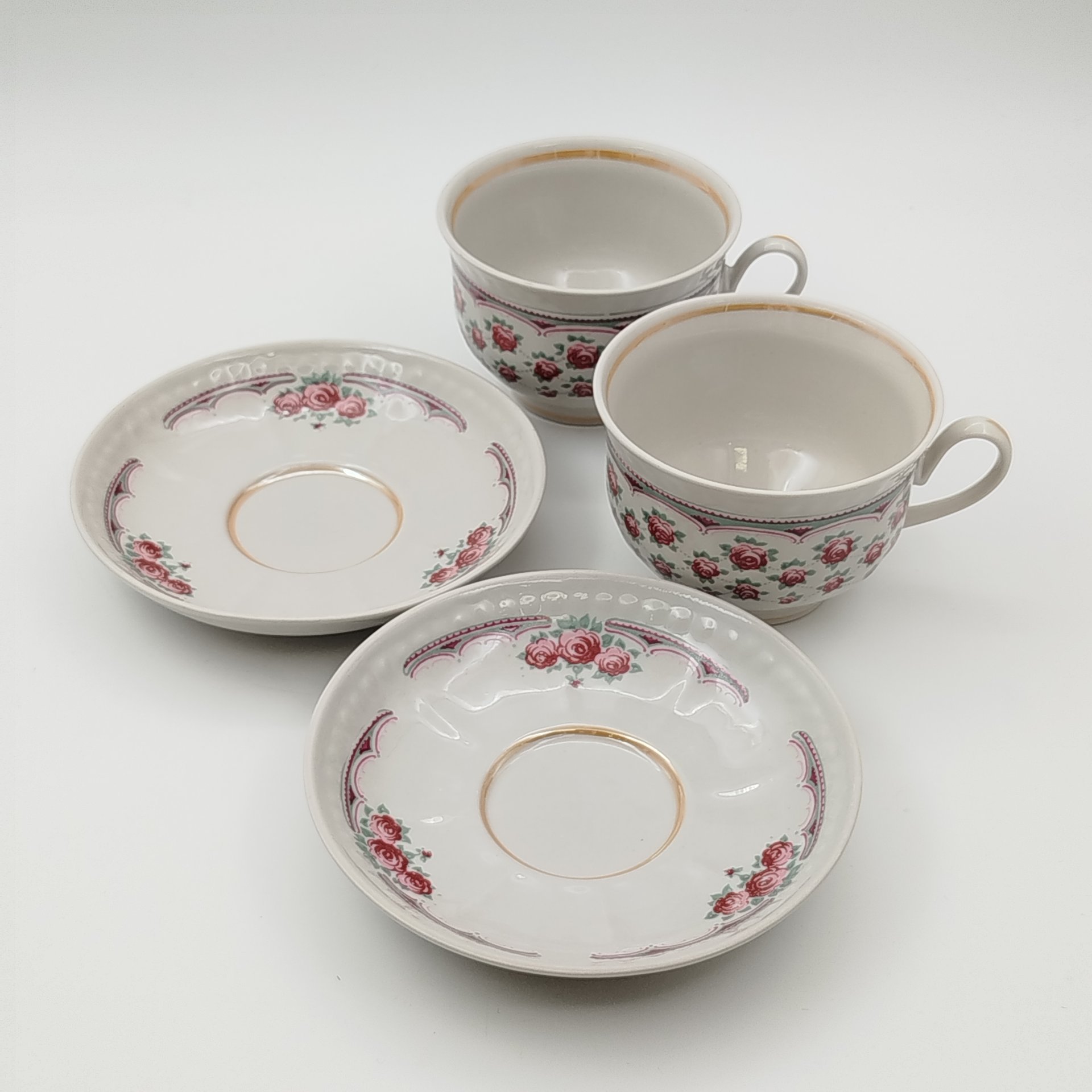 Набор из 2-х чайных пар, украшенных цветочным декором