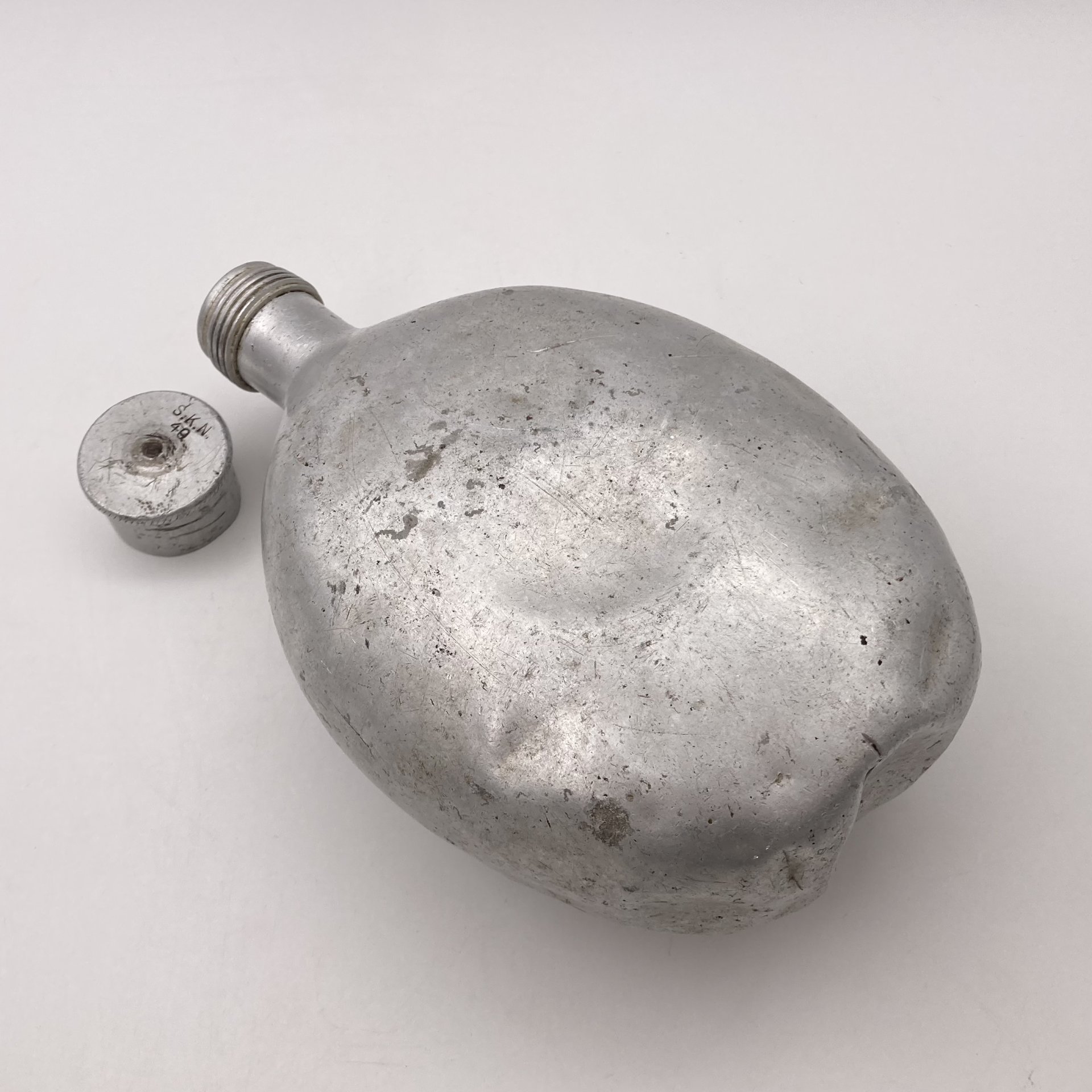 Фляга армейская "Feldflasche M31" образца 1931 года, маркировка "VDNS 40" на горловине и "S.K.N. 40"