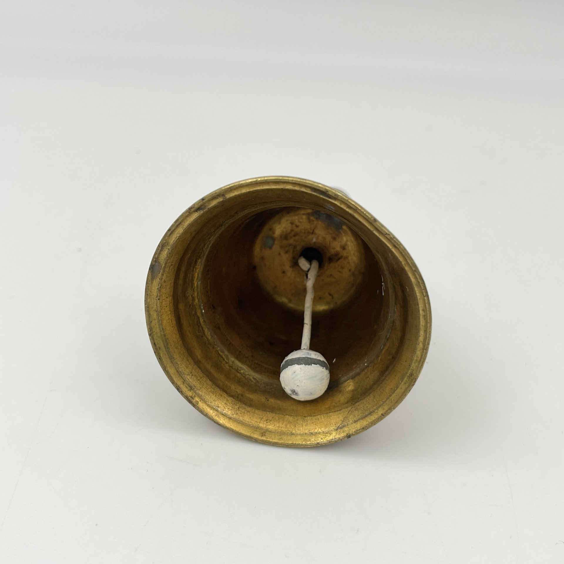 Колокольчик вызывной с декором в виде поясков, латунь, Западная Европа, 1900-1940 гг.