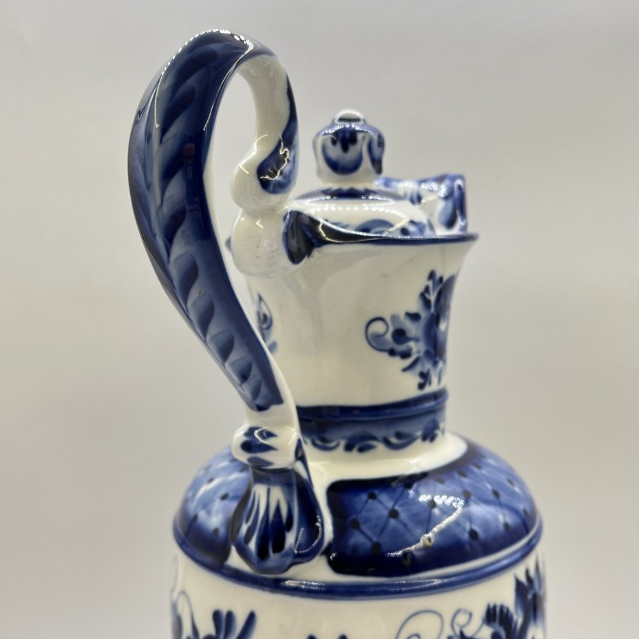 Большой кувшин с декоративной росписью, Гжель