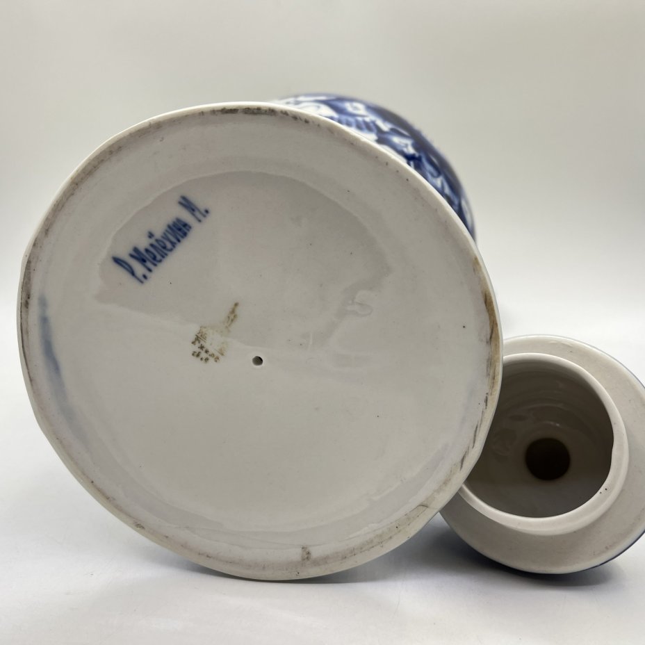 Большой кувшин с декоративной росписью, Гжель